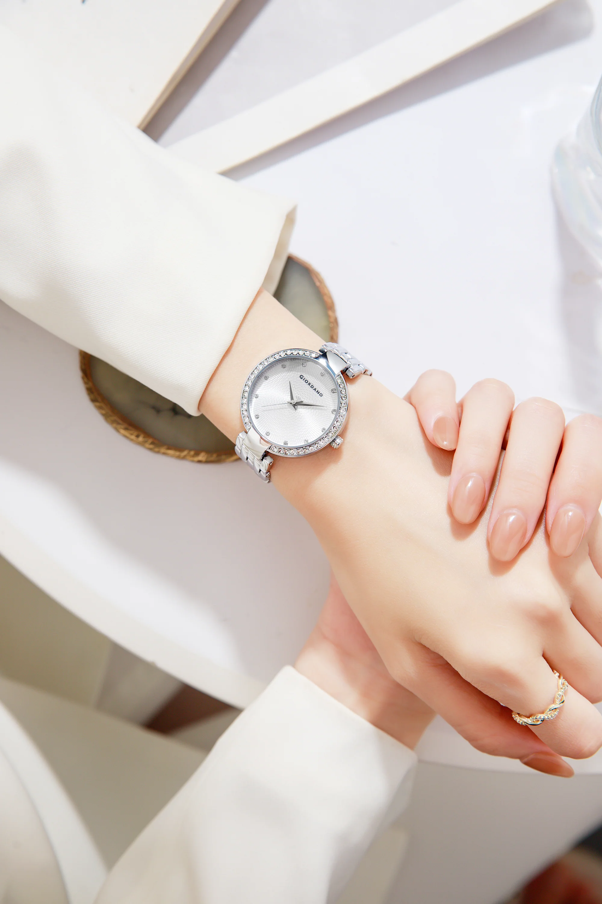 Giordano Analog Watch for Women with Diamond Indices, Stainless Steel Strap and Crystal Embellished Bezel | GD-2141-11 - Image 2
