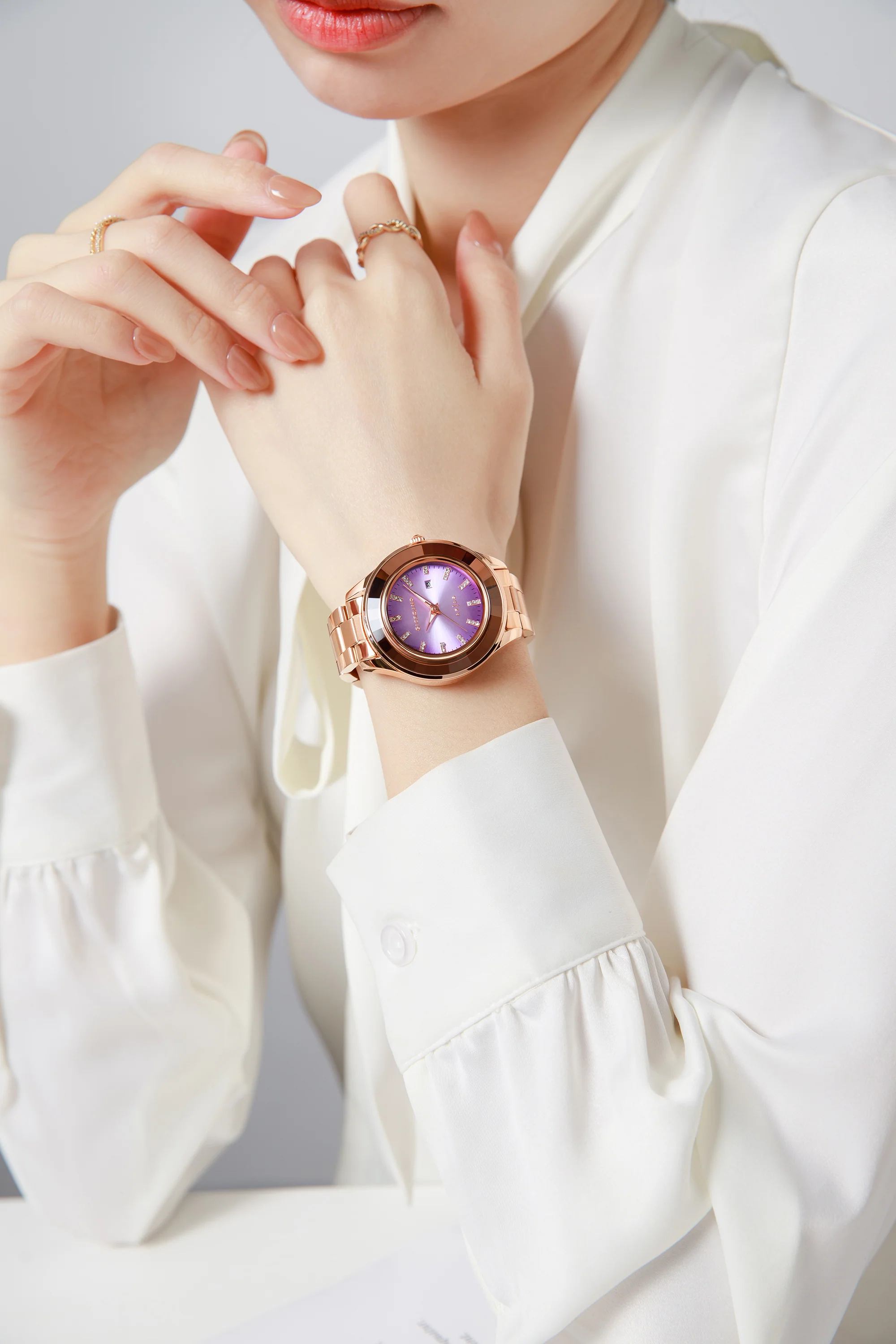 Giordano Arias Analog Quartz Watch for Women with Round Sunray Dial, Crystal Hour Markers, Date Display & Stainless Steel Strap - GZ-60175-33 - Image 2
