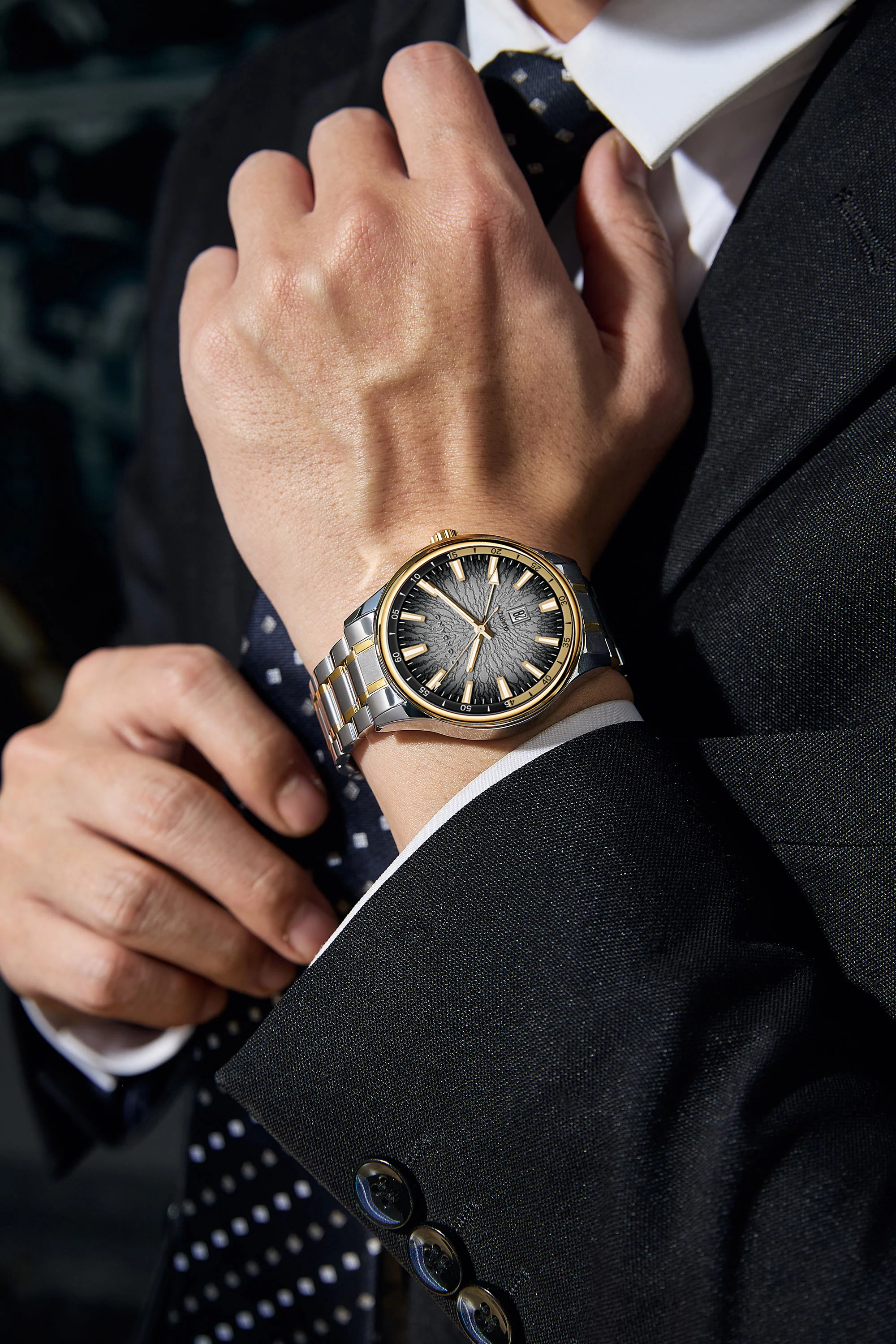 Giordano Automatic Watch for Men with Skeleton Black Dial, Luminous Hands & Hour Markers, Mechanical Automatic Movement, Stainless Steel Strap - GZ-50196-11 - Image 2