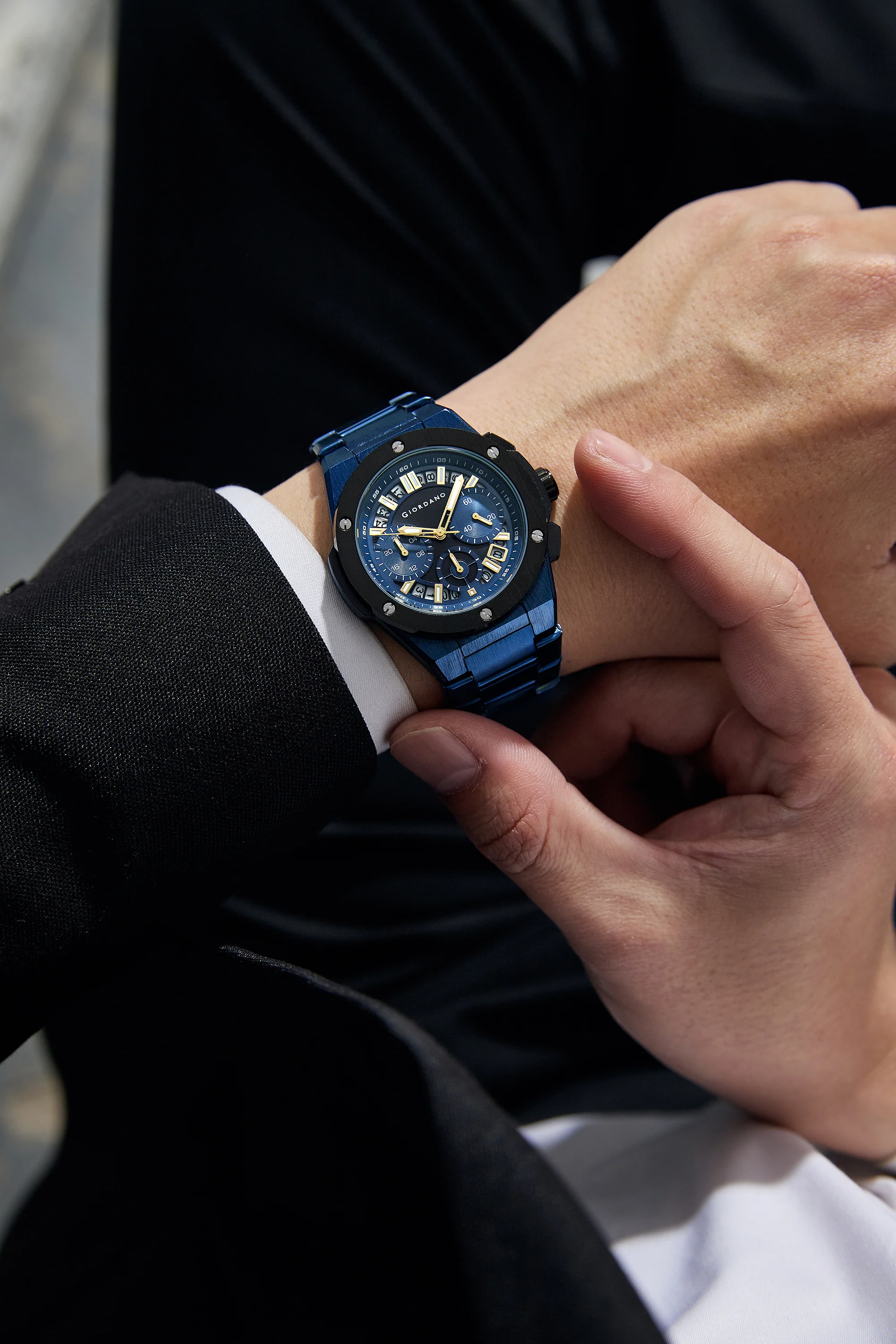 Giordano Chronograph Analog Quartz Watch for Men with Round Blue Dial, Date Function, Luminous Hands and Markers, Blue Stainless Steel Strap - GZ-50200-22 - Image 2