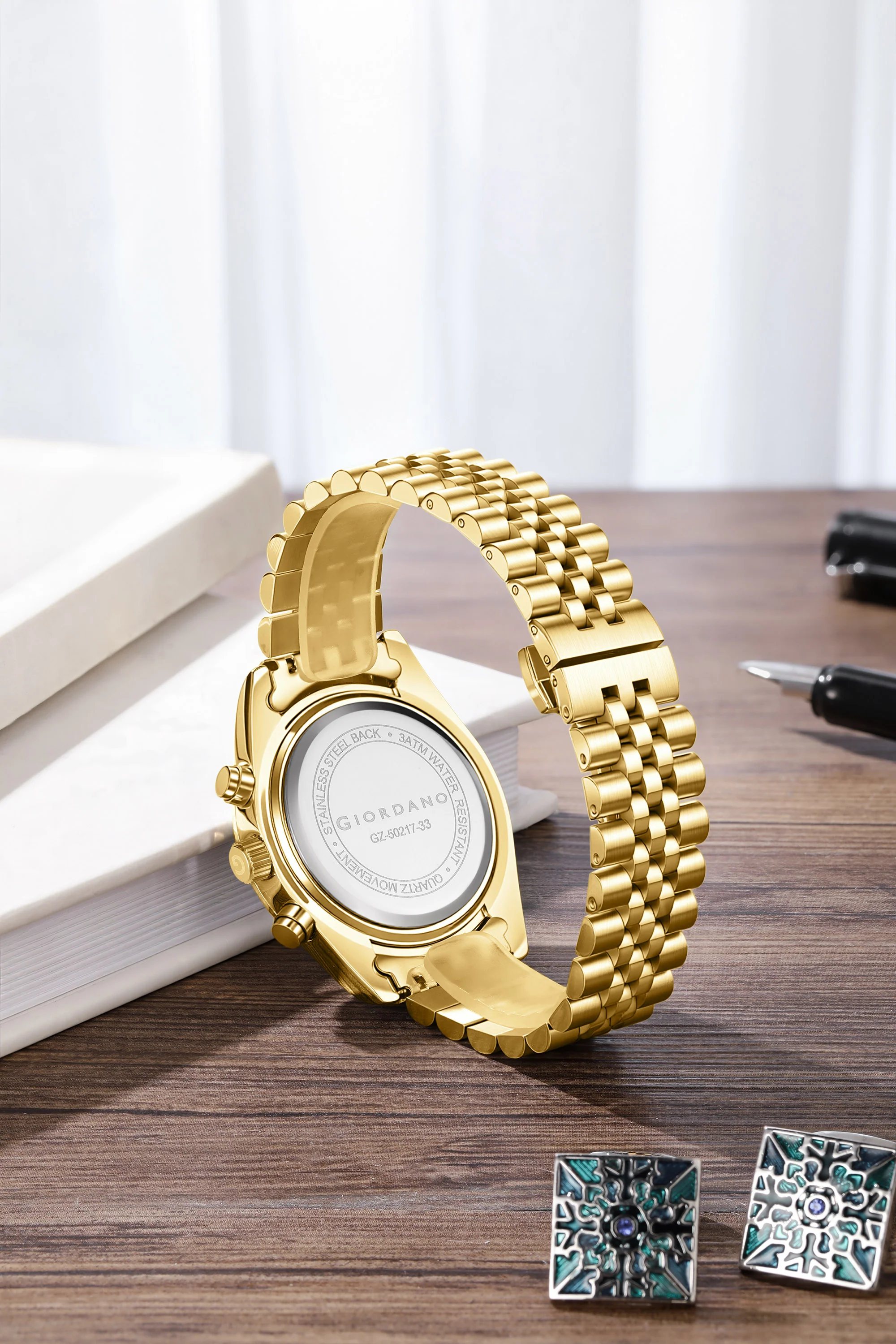 Giordano Chronograph Analog Quartz Watch for Men with Round Green Dial, Roman indices, Date Function, Luminos hands and Markers, Gold Stainless Steel Strap - GZ-50217-33 - Image 4