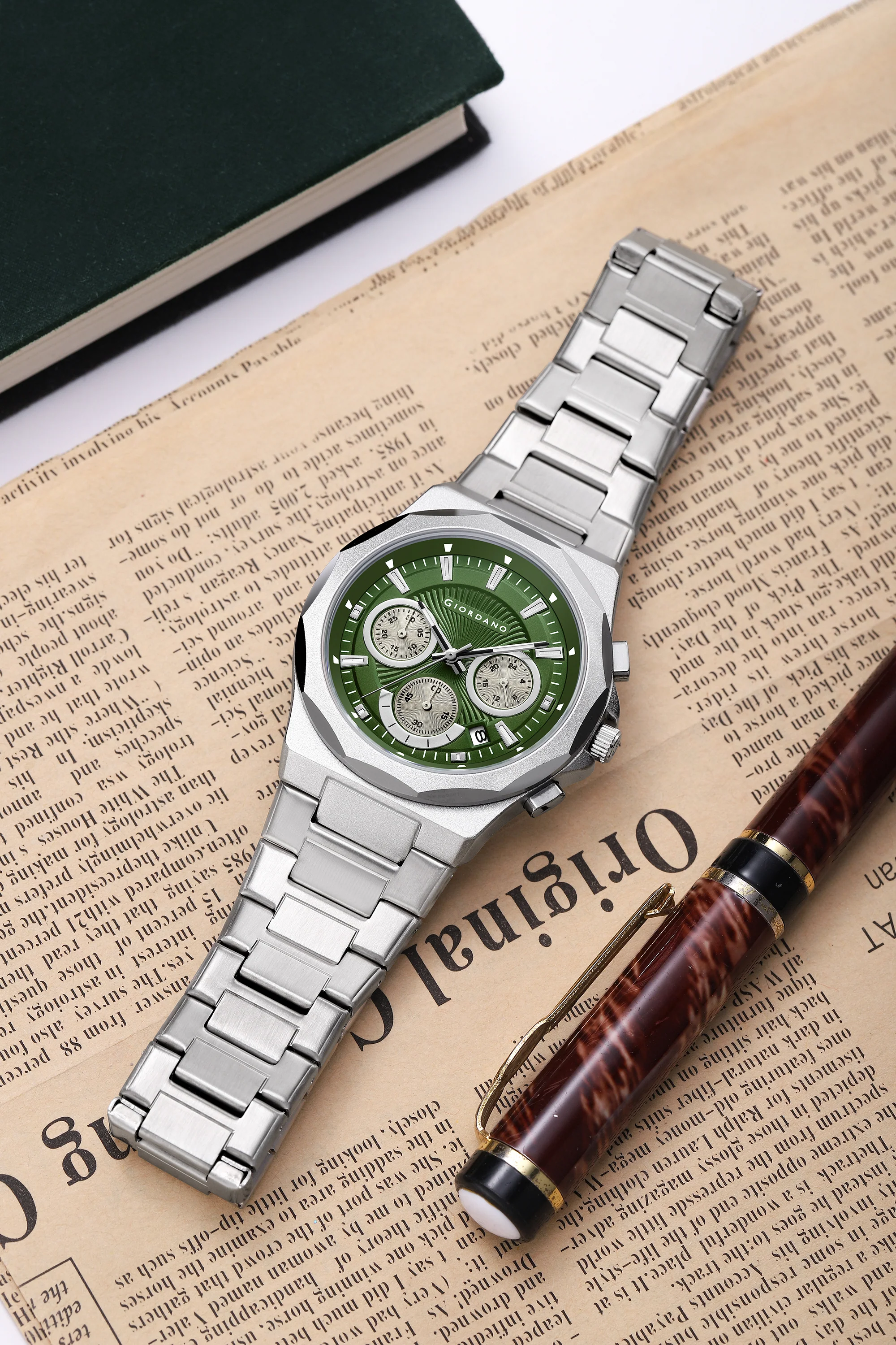 Giordano Chronograph Analog Quartz Watch for Men with Textured Round Green Dial, Date Function, Luminous Hands and Markers, Silver Stainless Steel Strap - GZ-50199-33 - Image 3