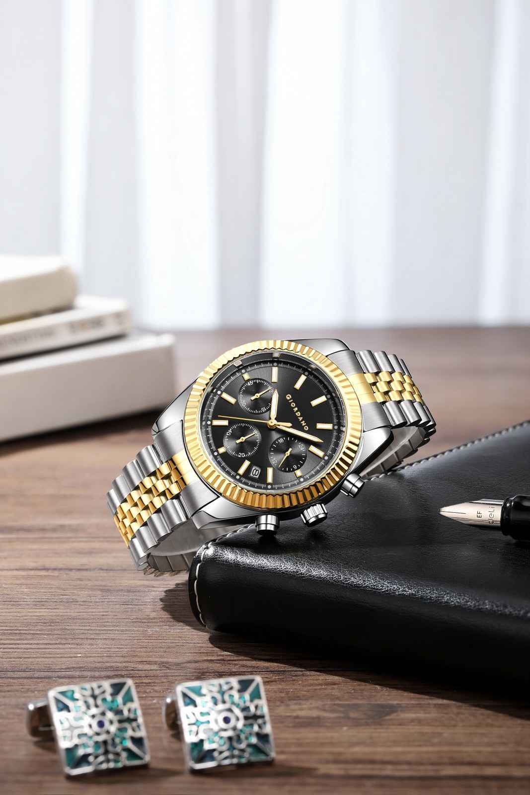 Giordano Chronograph Analog Watch for Men – Textured Bezel, Luminous Index Markers, Stainless Steel Strap & Date Display GZ-50164-33 - Image 3