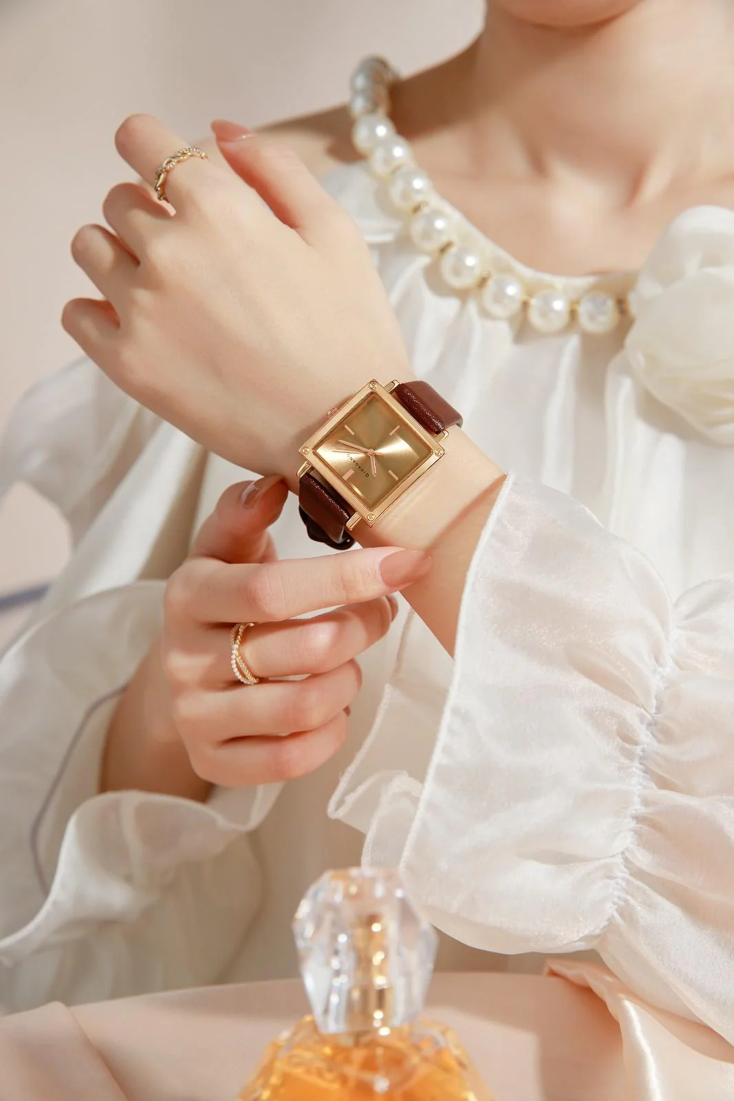 GIORDANO Classic Analog Watch for Women | Sunray Square Dial, Minimal Index Markers & Leather Strap - GZ-60124-01 - Image 2