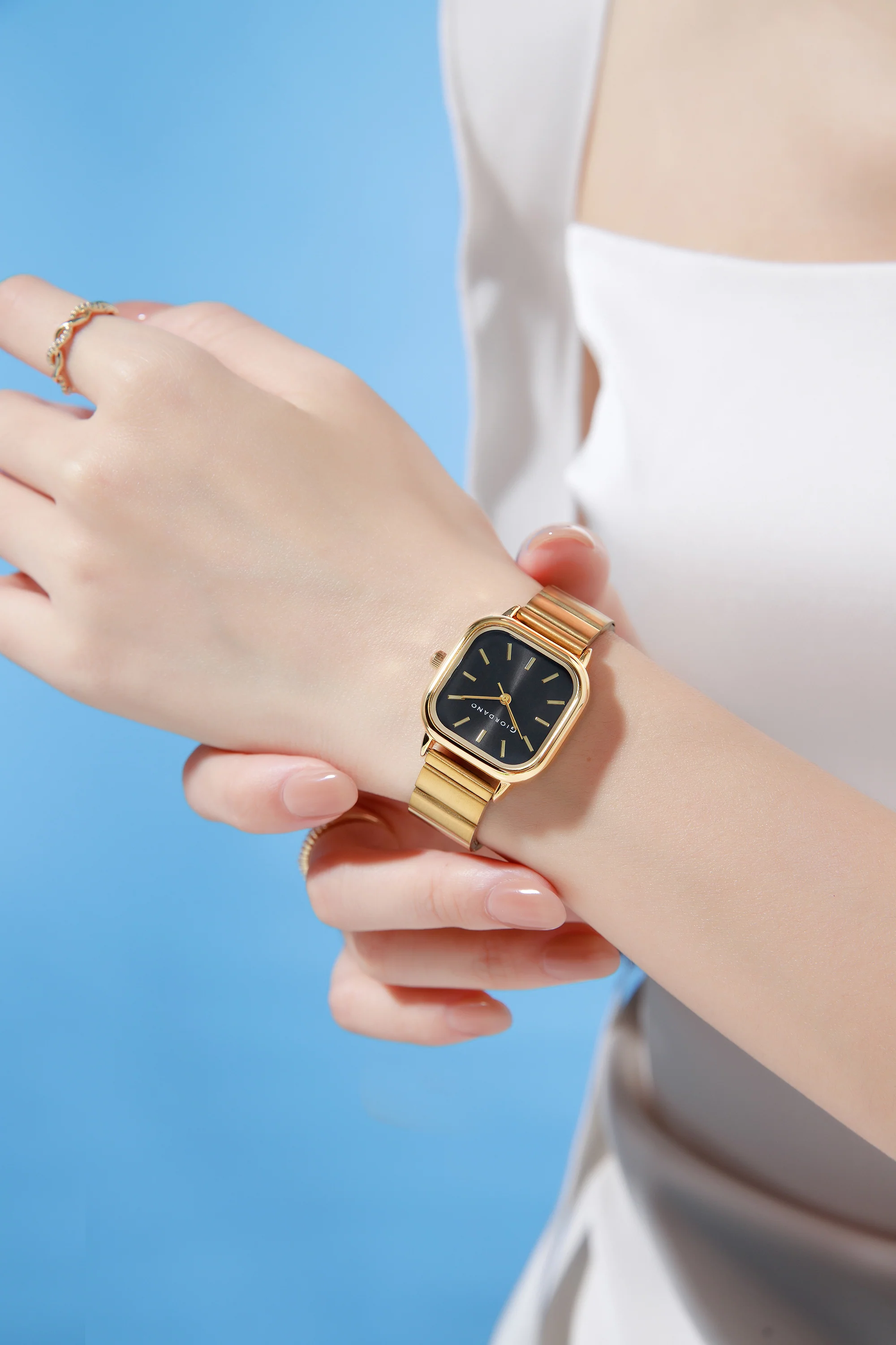 Giordano Classic Square Watch for Women – Polished Stainless Steel Strap, Minimalist Compact Design | GZ-60098-22 - Image 2