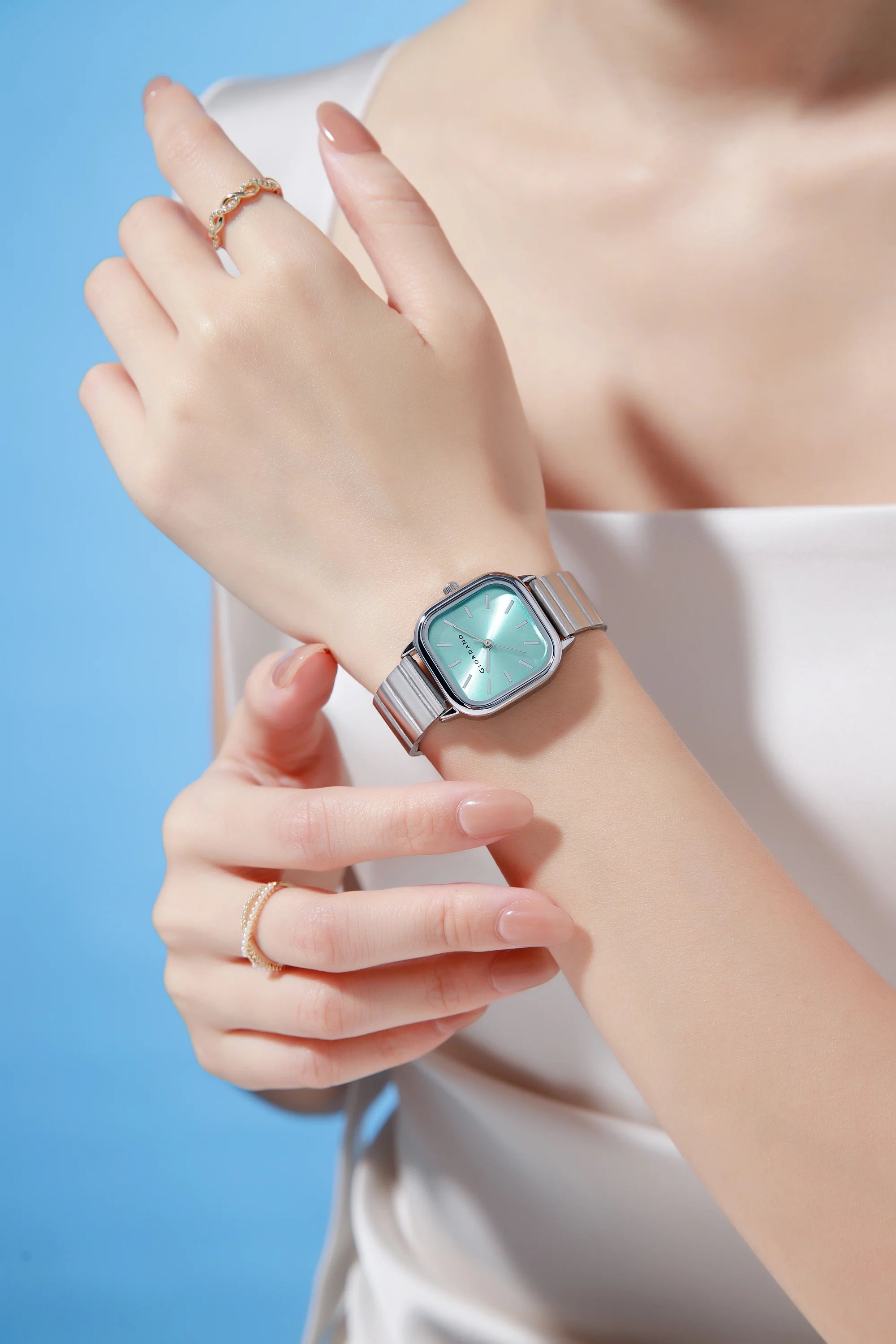 Giordano Classic Square Watch for Women – Polished Stainless Steel Strap, Minimalist Compact Design | GZ-60098-55 - Image 2