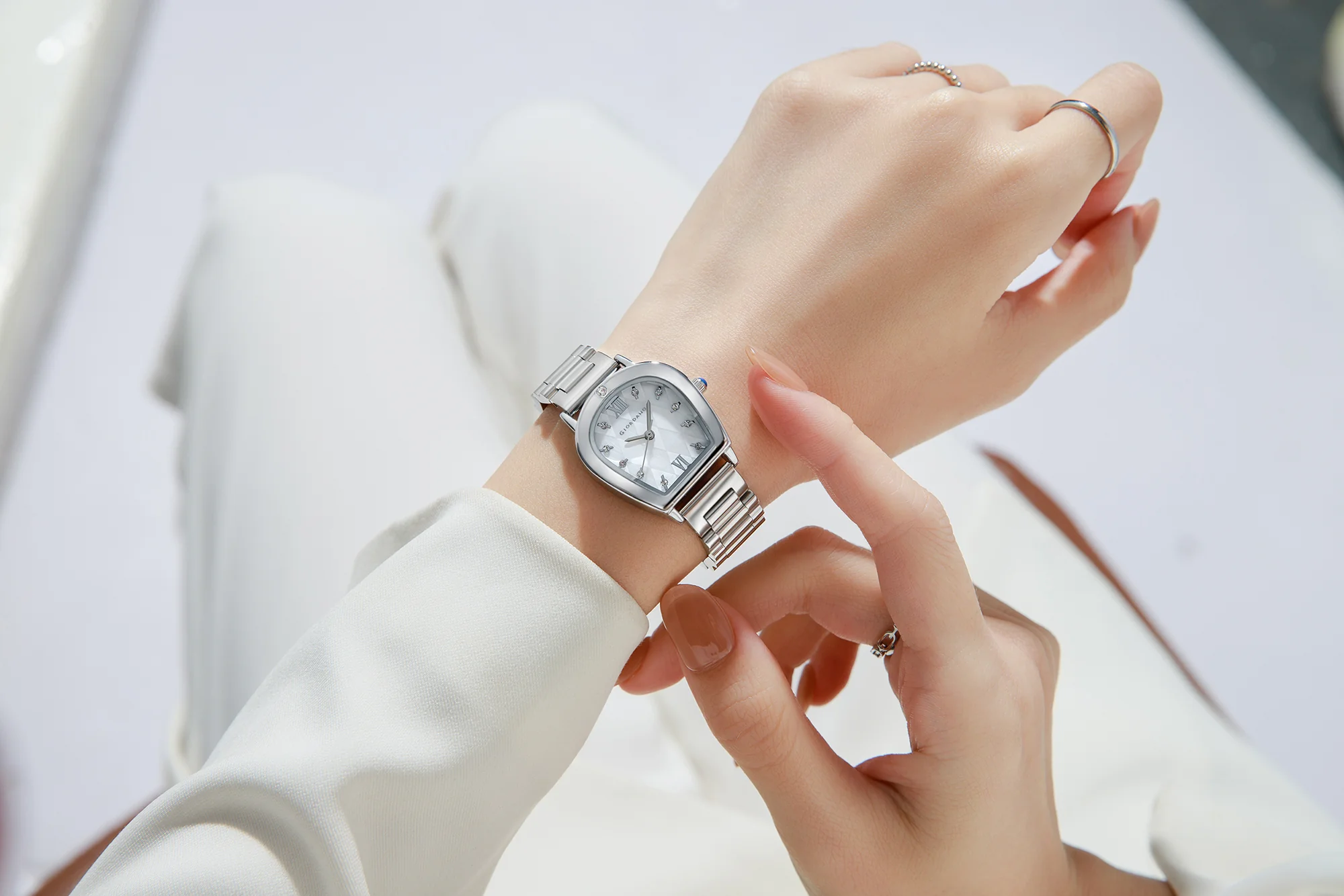 Giordano Classic Watch for Women with Textured Mother of Pearl Dial, Diamond Markers, Roman Indices & Stainless Steel Strap - GZ-60129-11 - Image 2