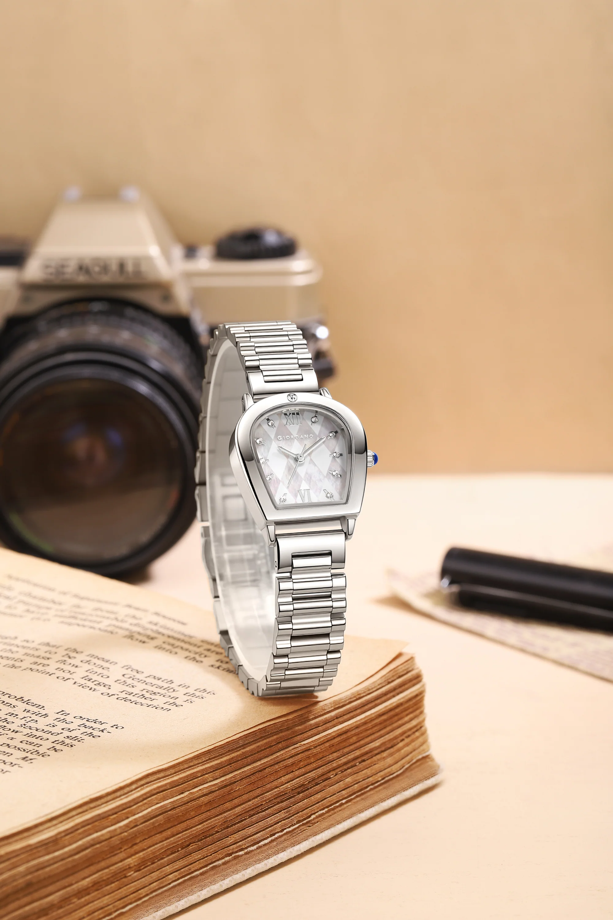 Giordano Classic Watch for Women with Textured Mother of Pearl Dial, Diamond Markers, Roman Indices & Stainless Steel Strap - GZ-60129-11 - Image 3