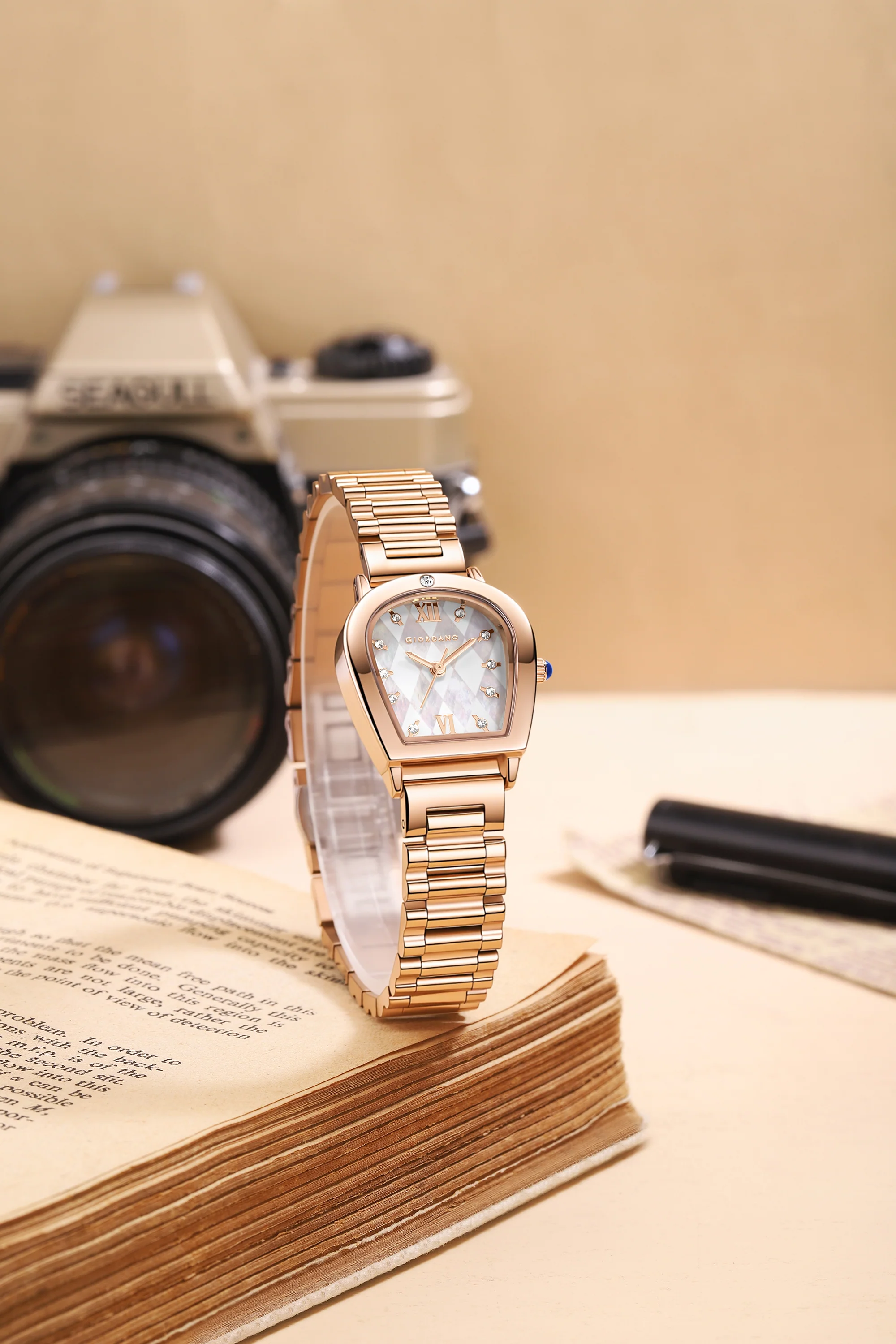 Giordano Classic Watch for Women with Textured Mother of Pearl Dial, Diamond Markers, Roman Indices & Stainless Steel Strap - GZ-60129-22 - Image 3