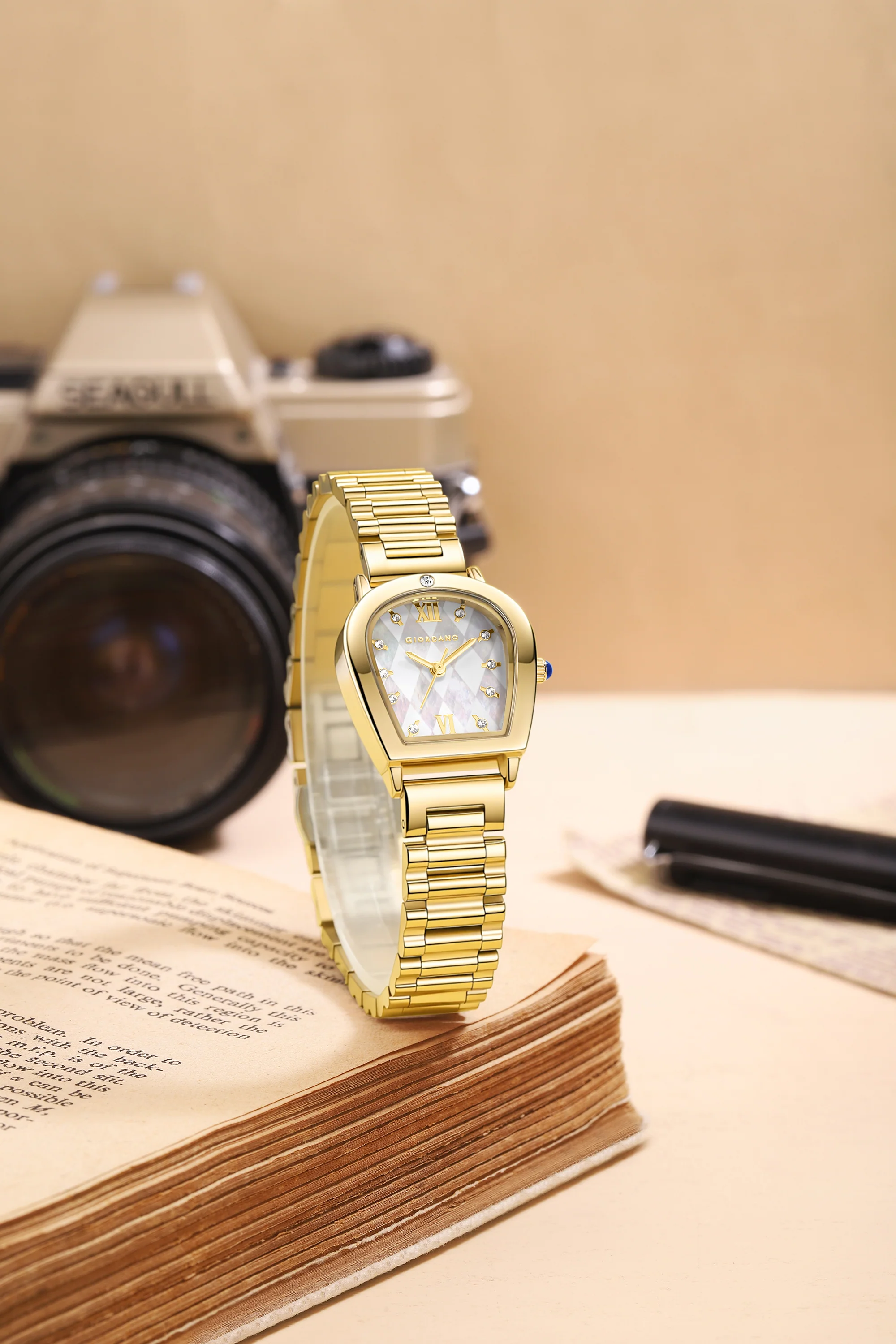 Giordano Classic Watch for Women with Textured Mother of Pearl Dial, Diamond Markers, Roman Indices & Stainless Steel Strap - GZ-60129-33 - Image 3