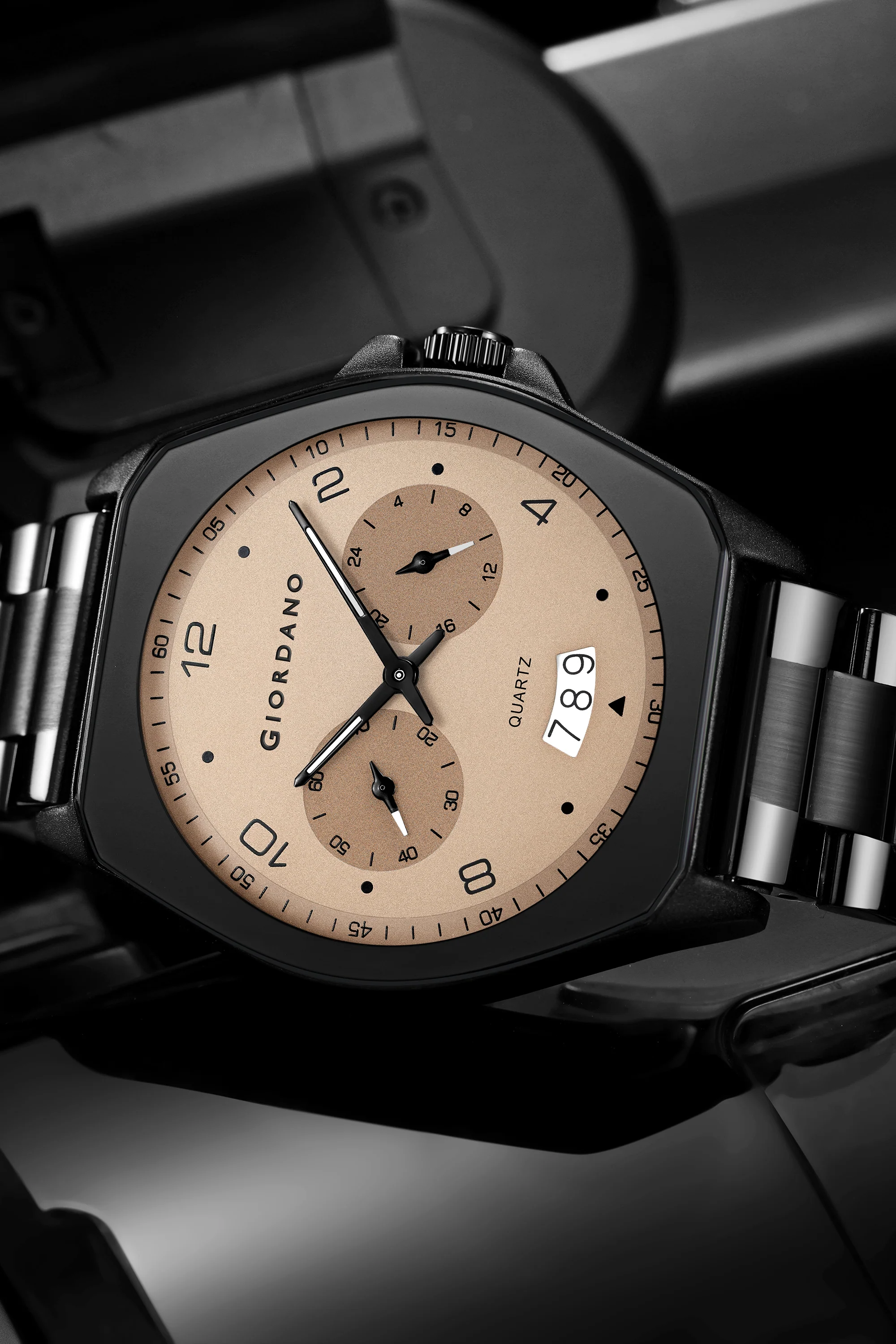 Giordano Elegant Analog Quartz Watch for Men with Multi-Function Hexagonal Dial, Date Display and Stainless Steel Strap - GZ-50213-22 - Image 3