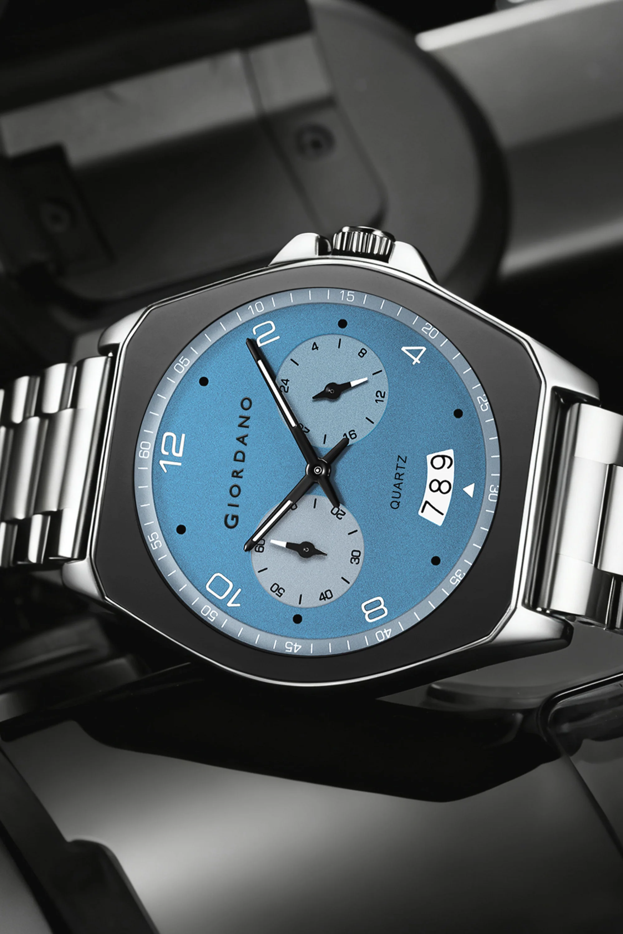 Giordano Elegant Analog Quartz Watch for Men with Multi-Function Hexagonal Dial, Date Display and Stainless Steel Strap - GZ-50213-33 - Image 4