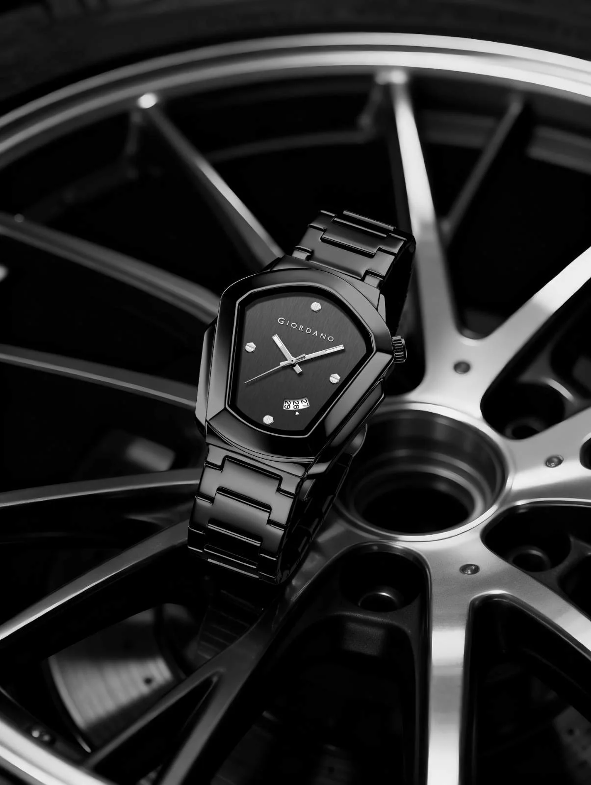 GIORDANO Elegant Analog Watch for Men with Unique Pentagon Dial, Stainless Steel Strap, Date Display, Water Resistant - GZ-50175-11 - Image 3