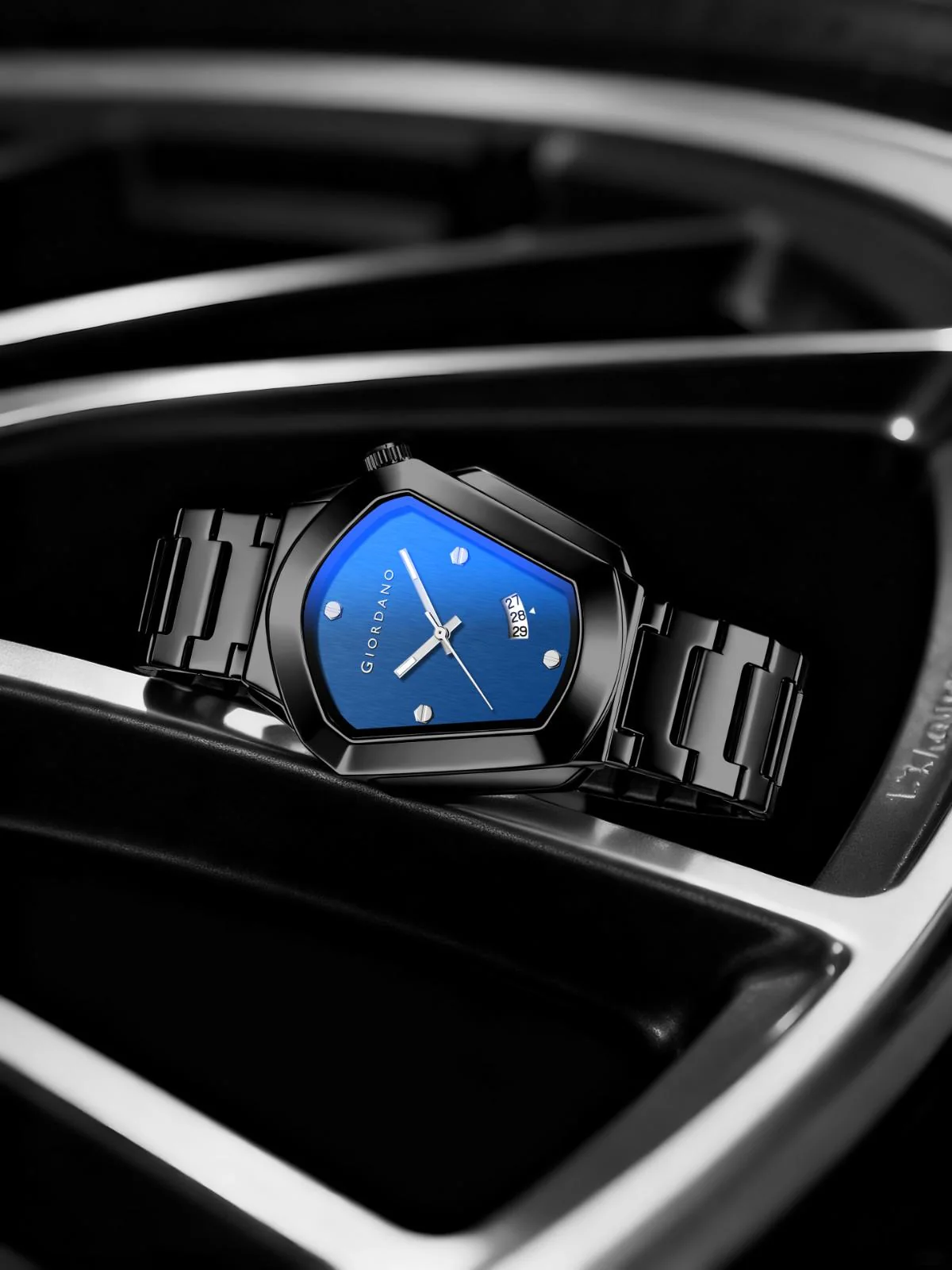 GIORDANO Elegant Analog Watch for Men with Unique Pentagon Dial, Stainless Steel Strap, Date Display, Water Resistant - GZ-50175-22 - Image 3