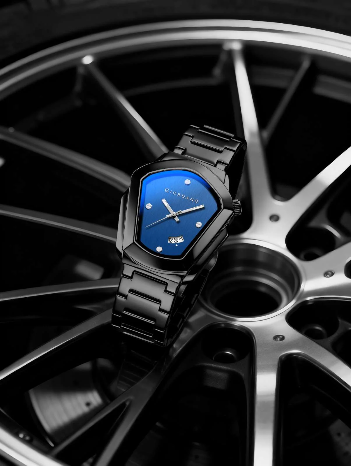 GIORDANO Elegant Analog Watch for Men with Unique Pentagon Dial, Stainless Steel Strap, Date Display, Water Resistant - GZ-50175-22 - Image 4