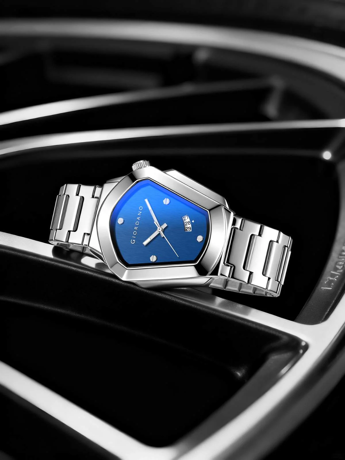 GIORDANO Elegant Analog Watch for Men with Unique Pentagon Dial, Stainless Steel Strap, Date Display, Water Resistant - GZ-50175-33 - Image 3