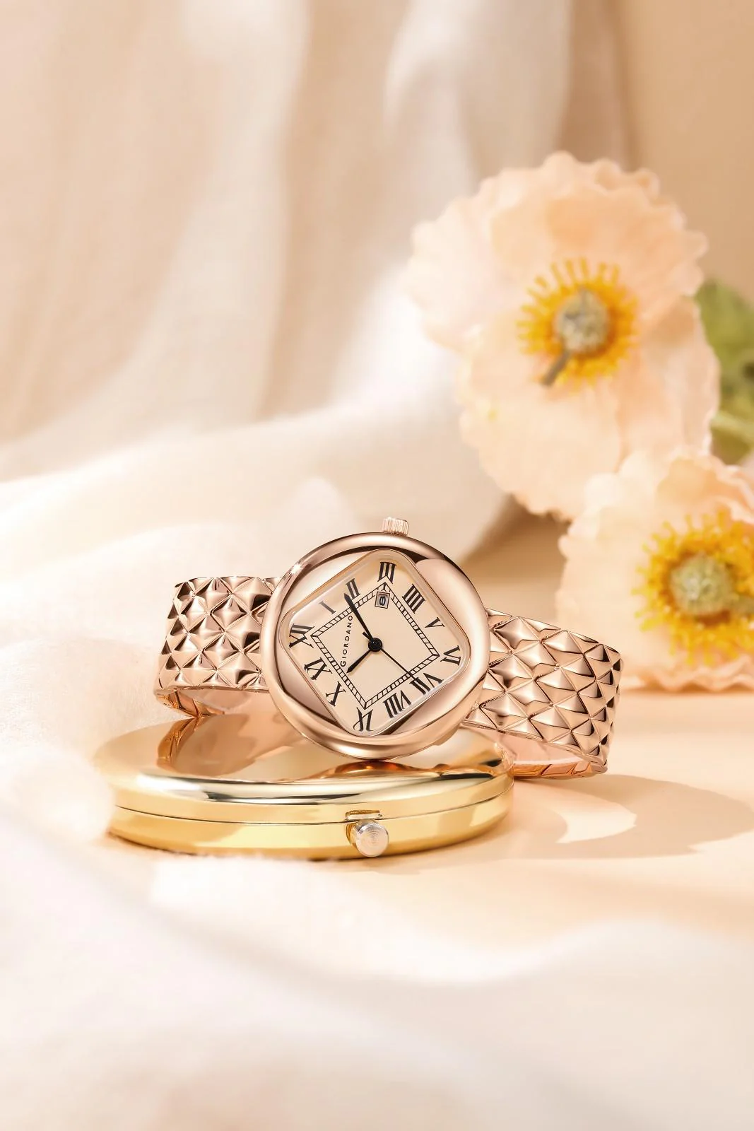 Giordano Elegant Analoge Watch for Women - Unique Rounded-Square Dial, Roman Numeral Dial, Date Display and Textured Stainless Steel Strap | GZ-60121-11 - Image 3
