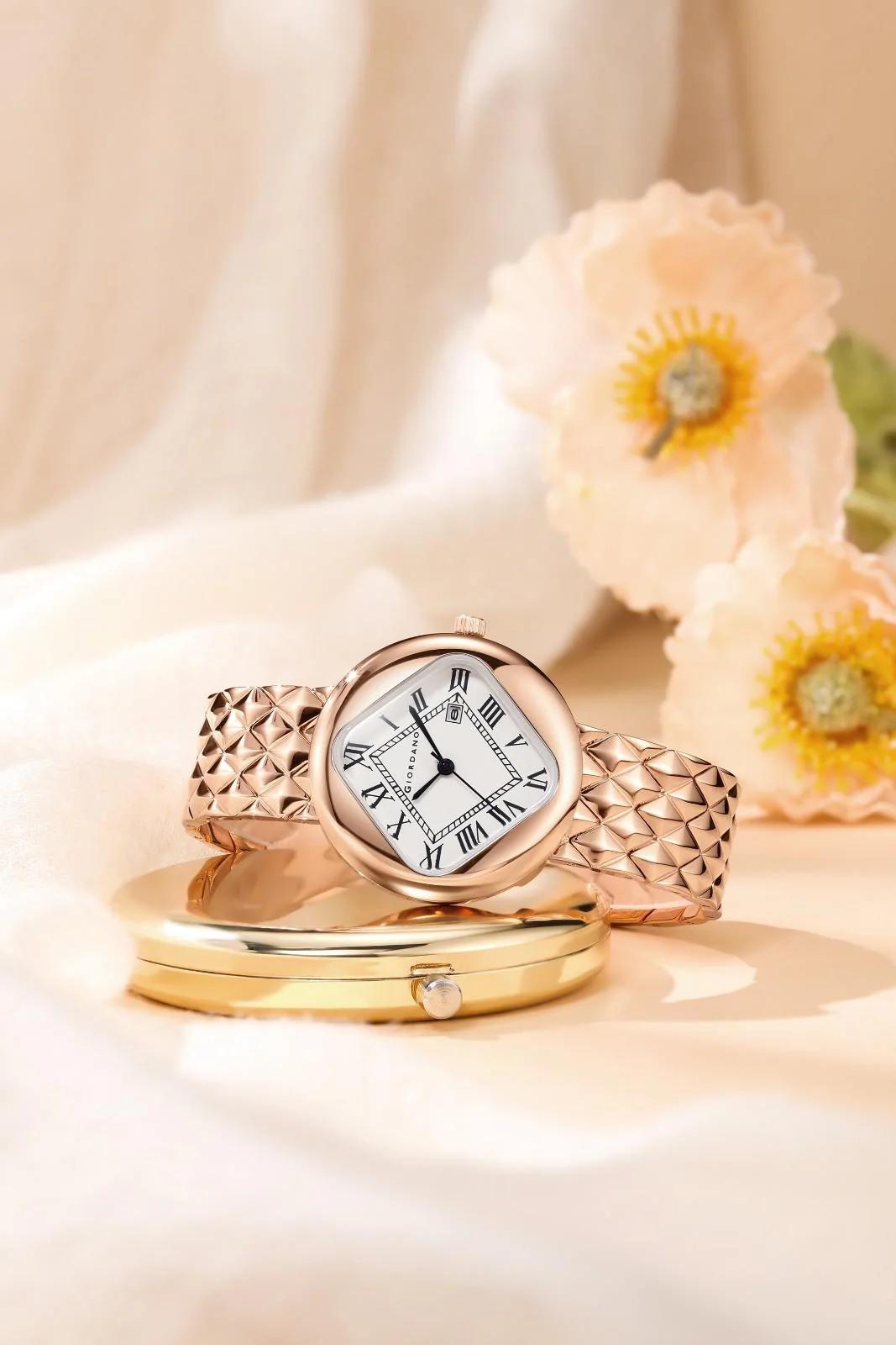 Giordano Elegant Analoge Watch for Women - Unique Rounded-Square Dial, Roman Numeral Dial, Date Display and Textured Stainless Steel Strap | GZ-60121-22 - Image 3