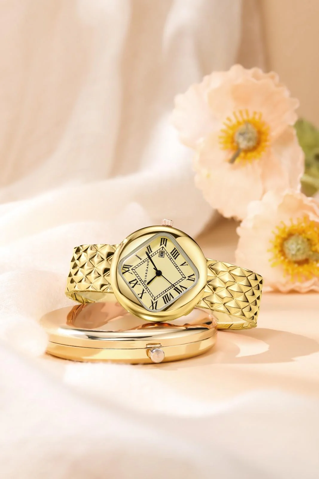 Giordano Elegant Analoge Watch for Women - Unique Rounded-Square Dial, Roman Numeral Dial, Date Display and Textured Stainless Steel Strap | GZ-60121-33 - Image 3