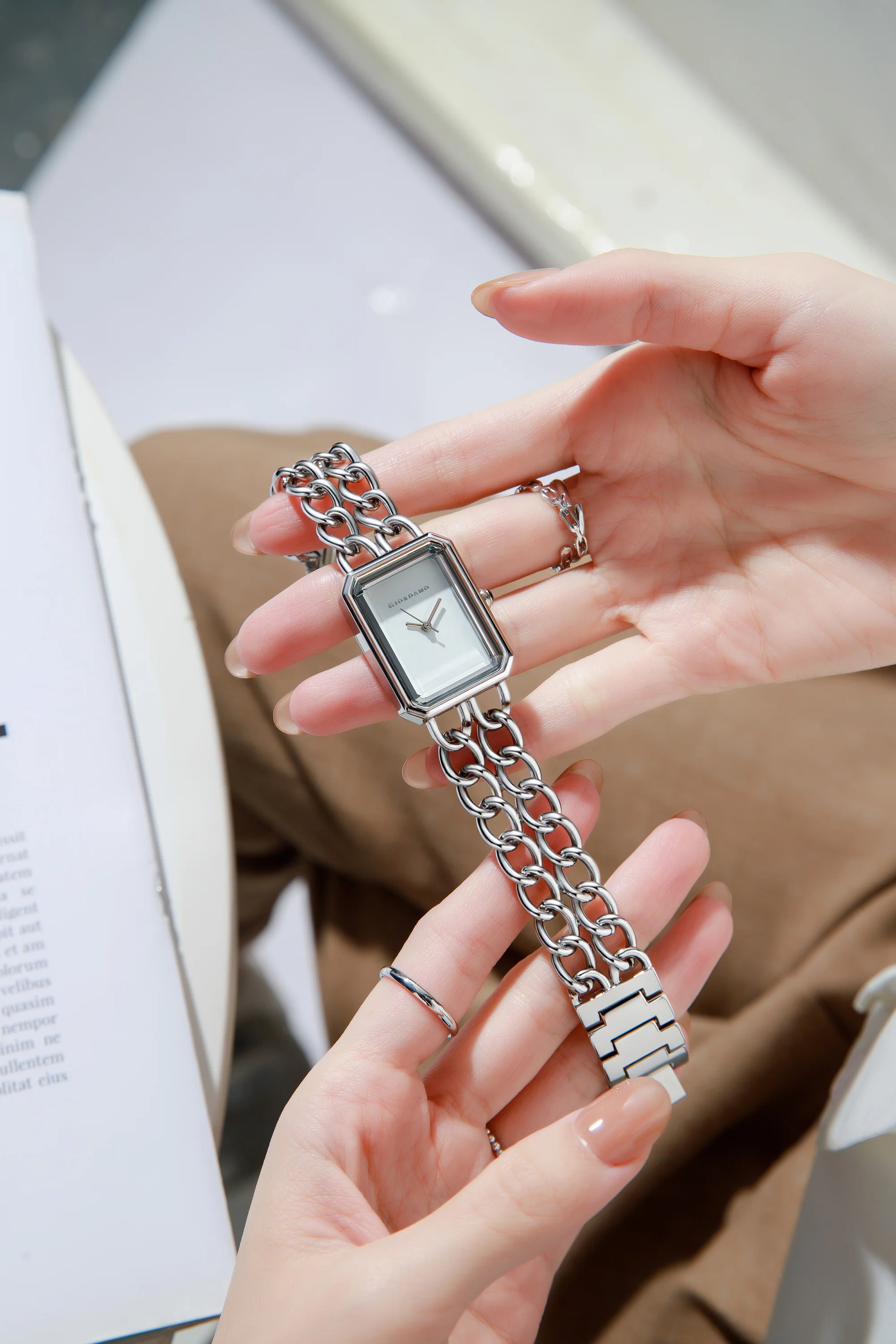 Giordano Elegant Watch for Women with Analog Display, Quartz Movement, Rectangular Case & Stainless Steel Chain Starp - GZ-60128-11 - Image 2