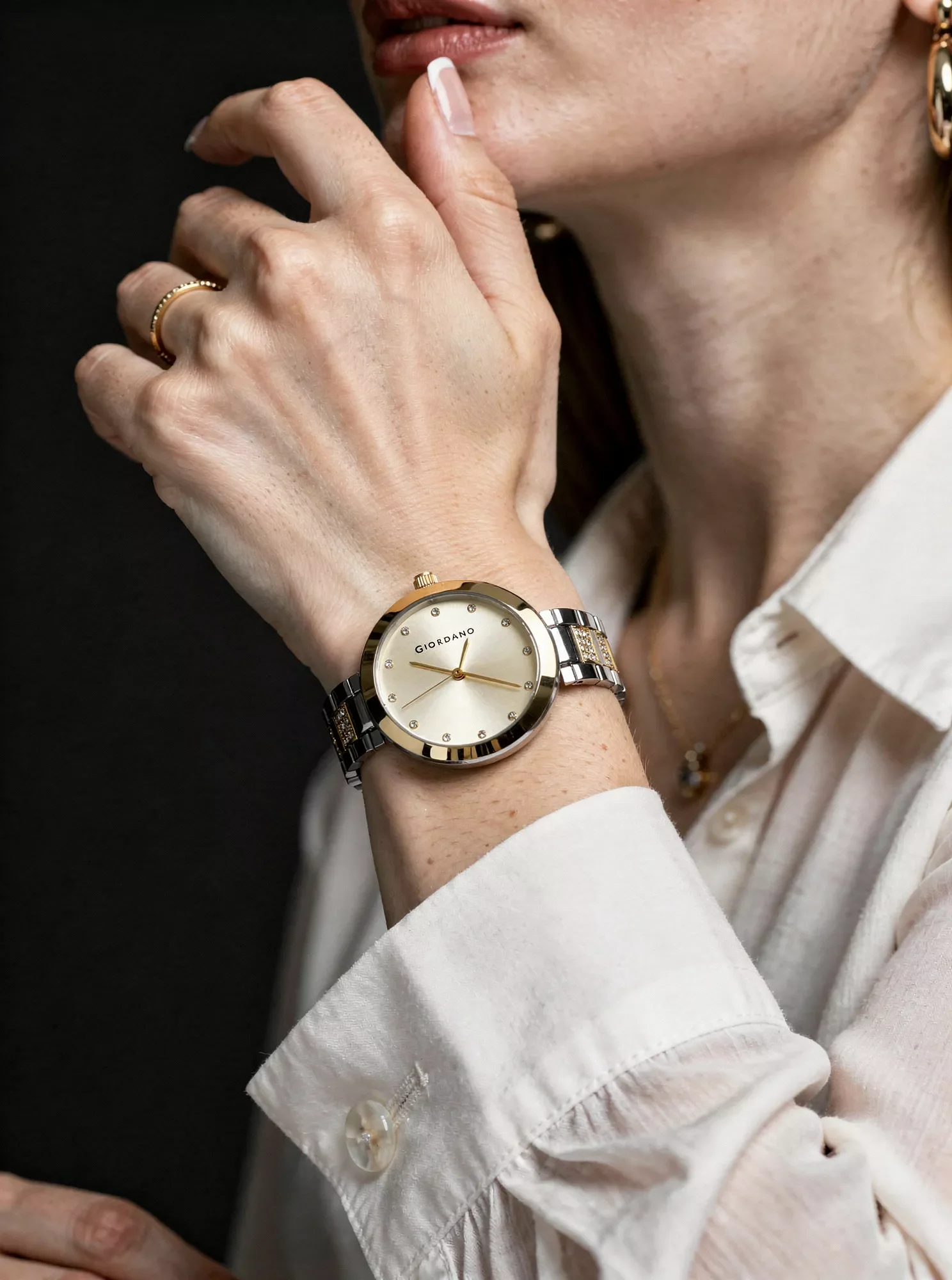 Giordano Eleganza Collection Analog Watch for Women with Crystal-Studded Strap & Diamond Indices-A2037-77 - Image 2