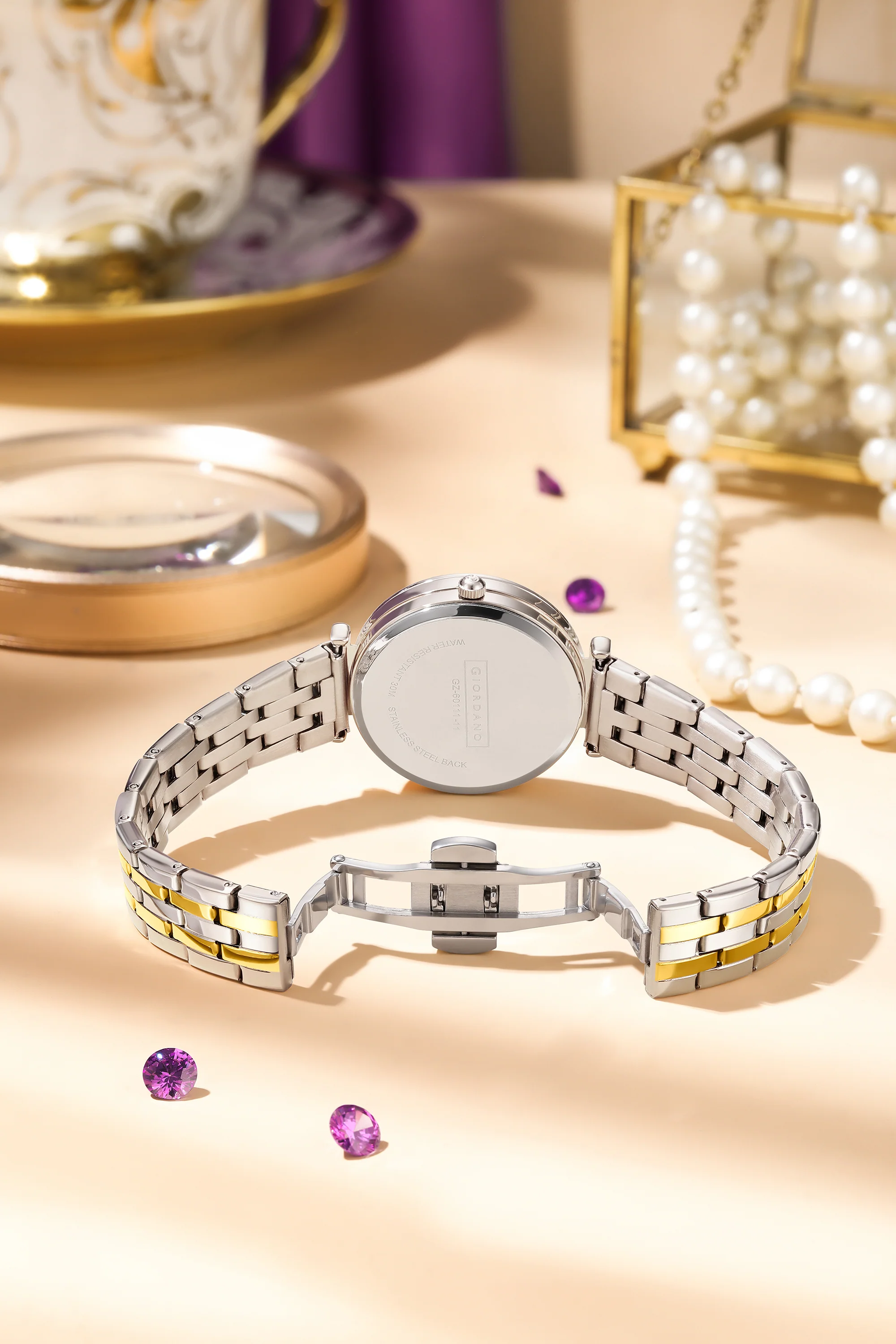 Giordano Exquisite Analog  Watch for Women with Round cut glass Textured Dial, Stainless Steel strap and date display | GZ-60111-11 - Image 3