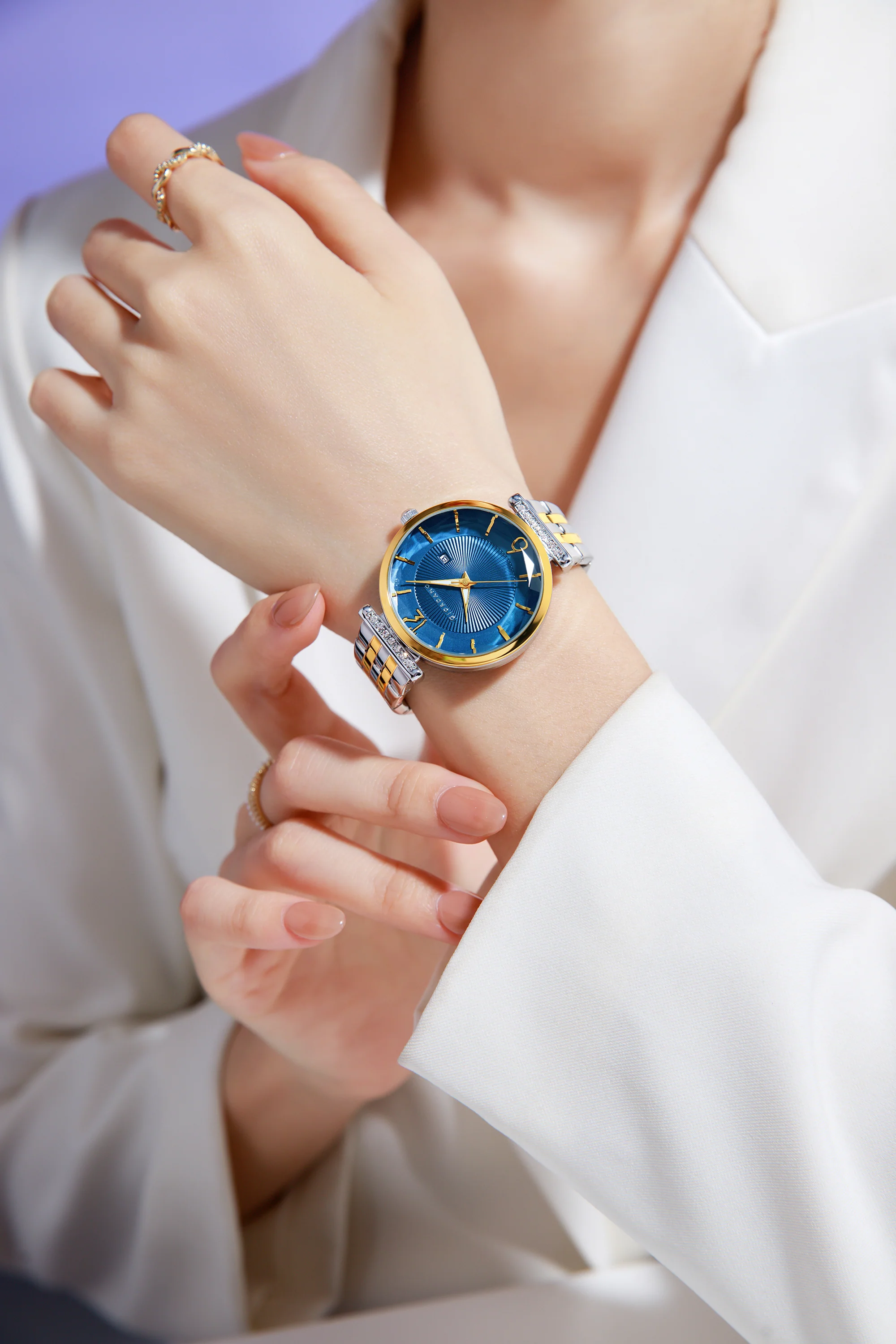 Giordano Exquisite Analog  Watch for Women with Round cut glass Textured Dial, Stainless Steel strap and date display | GZ-60111-22 - Image 2