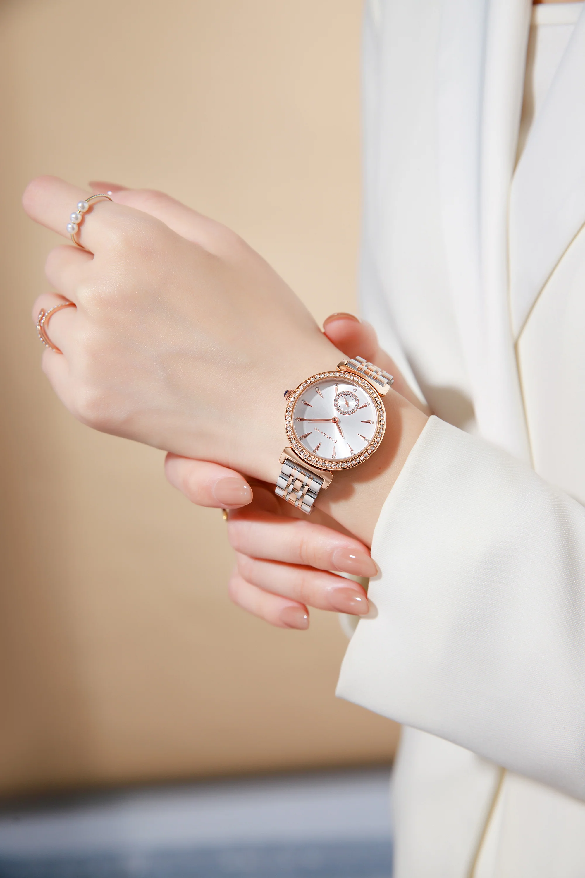 Giordano Fashion Watch for Women – Diamond-Accented Bezel, Stainless Steel Strap, Elegant Round Dial, Quartz Movement GZ-60090-11 - Image 2