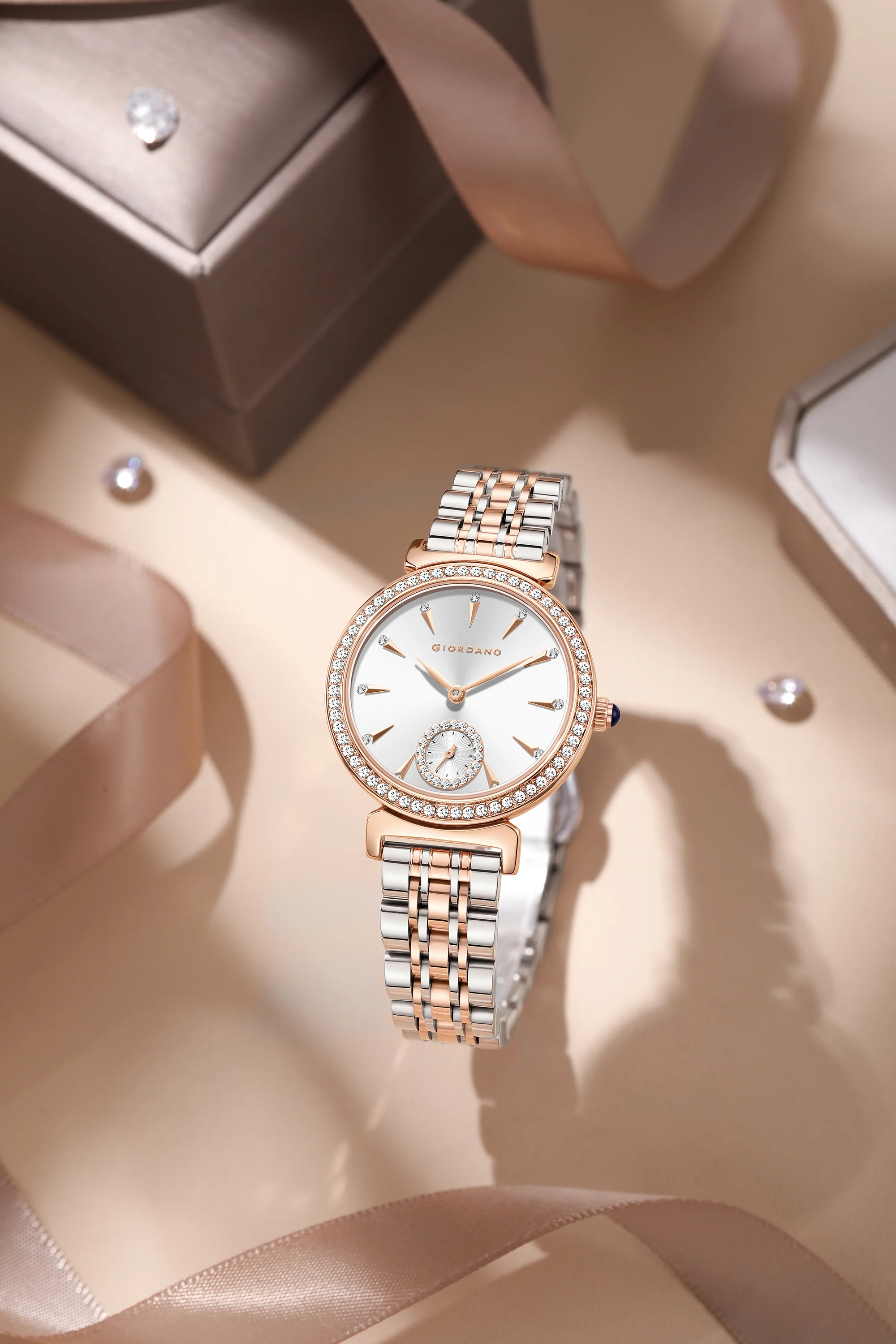 Giordano Fashion Watch for Women – Diamond-Accented Bezel, Stainless Steel Strap, Elegant Round Dial, Quartz Movement GZ-60090-11 - Image 3