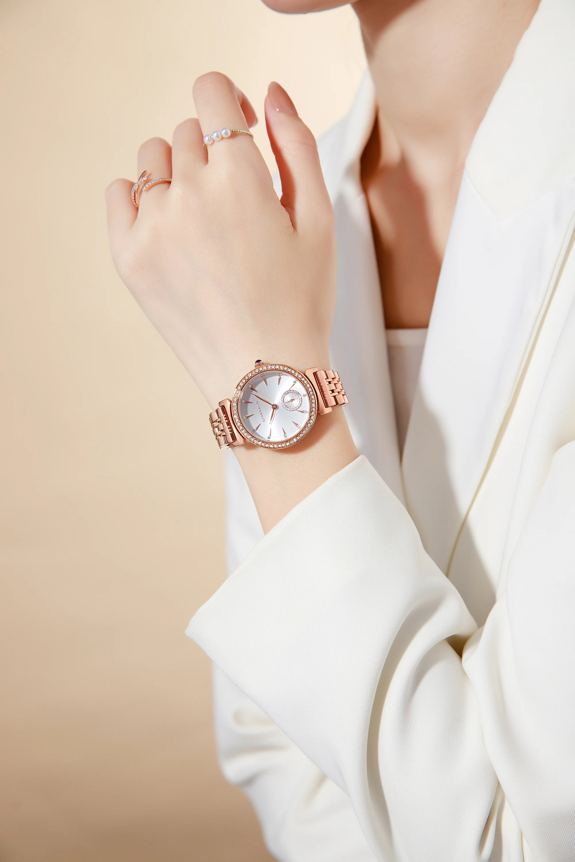 Giordano Fashion Watch for Women – Diamond-Accented Bezel, Stainless Steel Strap, Elegant Round Dial, Quartz Movement GZ-60090-22 - Image 2
