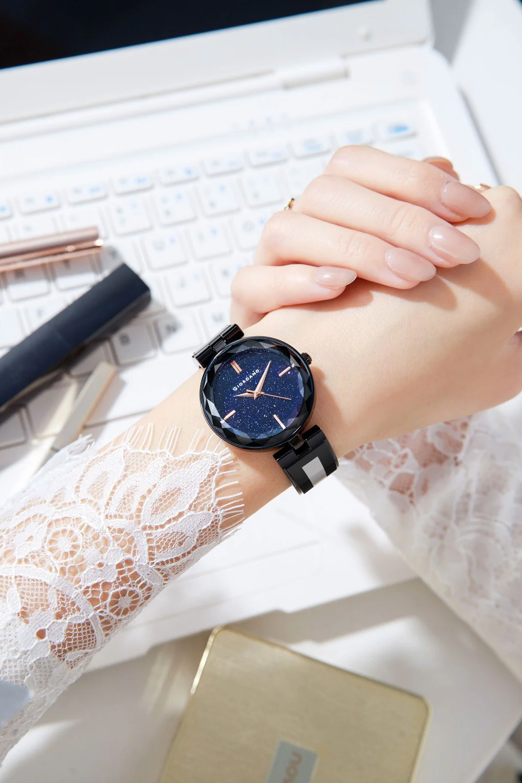 Giordano Luxurious Analog Watch for Women with Elegant Diamond Cut Glass and Stainless Steel Strap - GZ-60082-11 - Image 4