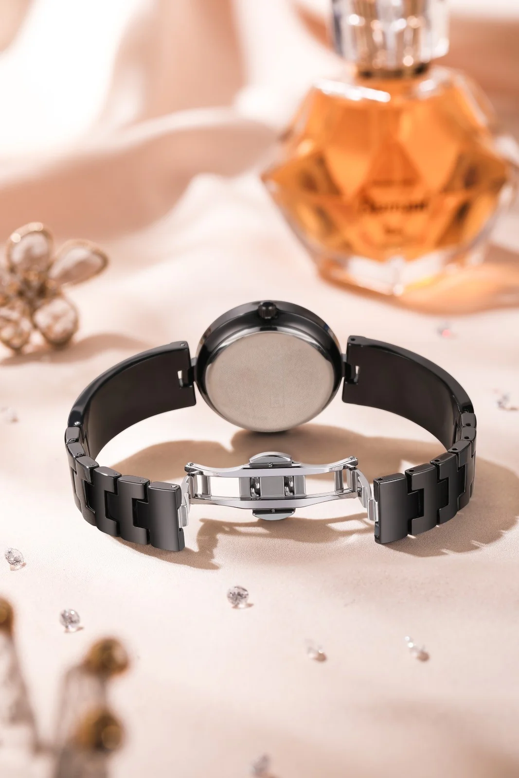 Giordano Luxurious Analog Watch for Women with Elegant Diamond Cut Glass and Stainless Steel Strap - GZ-60082-11 - Image 5