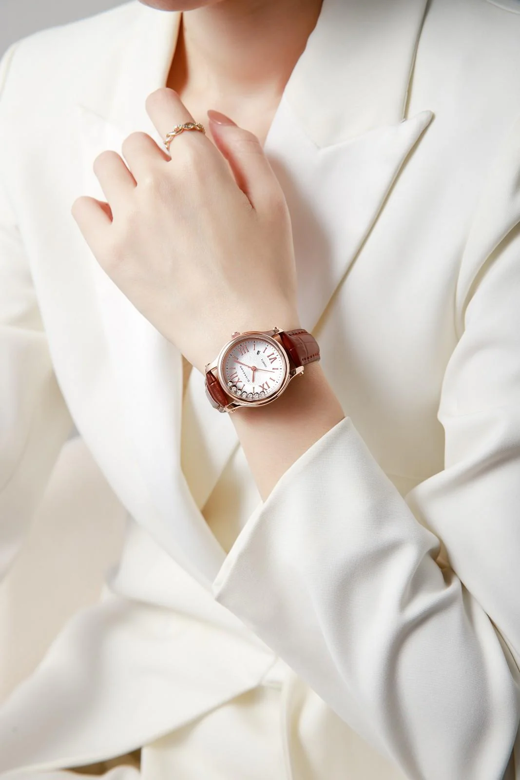 Giordano Luxury Analog Quartz Watch for Women – Rose Gold Case, Roman Numerals, Crystal-Studded Dial, Leather Strap – Elegant Timepiece - GZ-60142-22 - Image 2