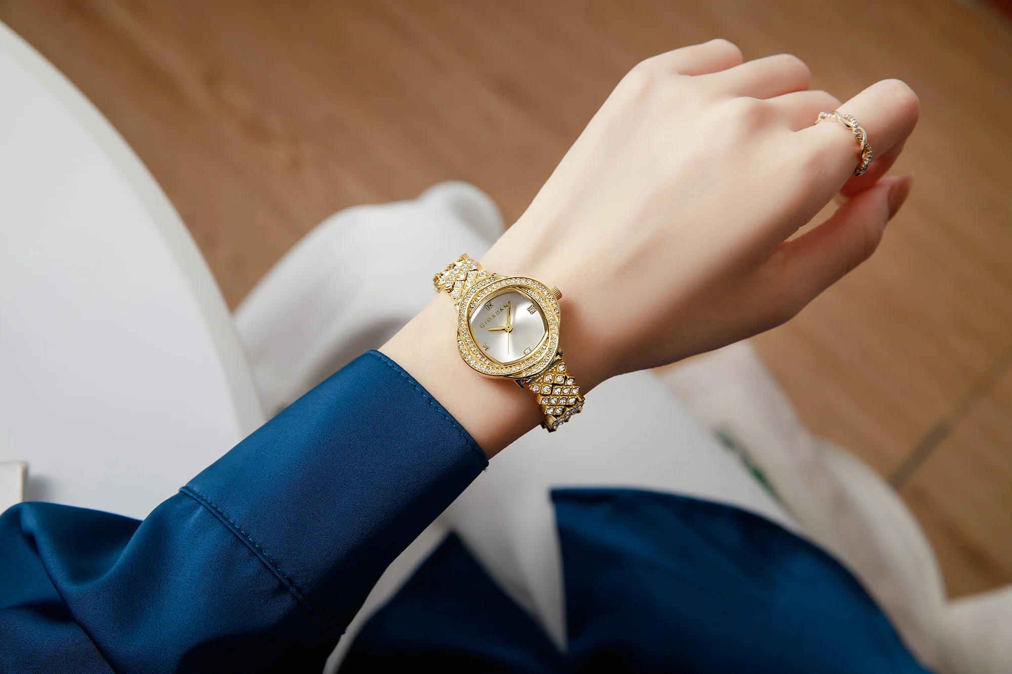 Giordano Luxury Crystal Watch for Women, Stainless Steel Strap, Diamond-Studded Bezel, Elegant Dress Timepiece | GZ-60120-11 - Image 2