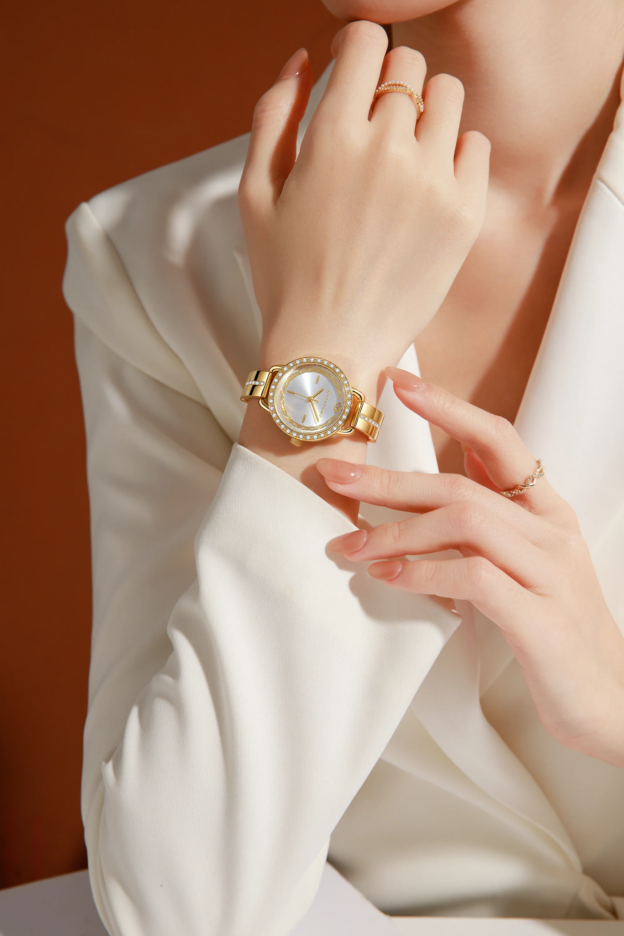 Giordano Luxury Fashion Analog Watch for Women with Elegant Dial, Crystal-Studded Bezel, Stainless Steel Strap & Water Resistant GZ-60133-11 - Image 2