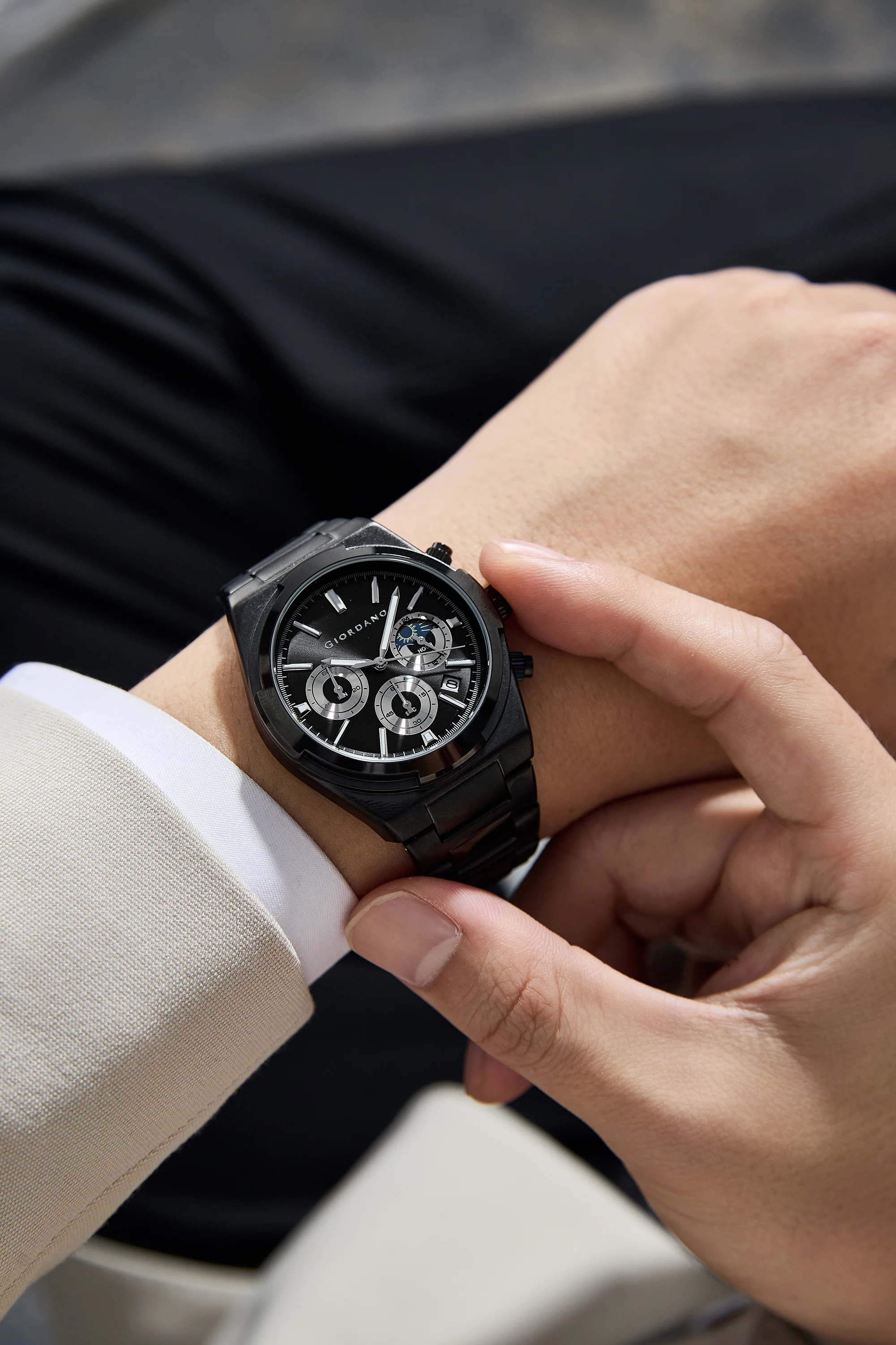 Giordano Luxury multifunctional Watch for Men with round dial, date display and Stainless Steel Strap | GZ-50152-11 - Image 2