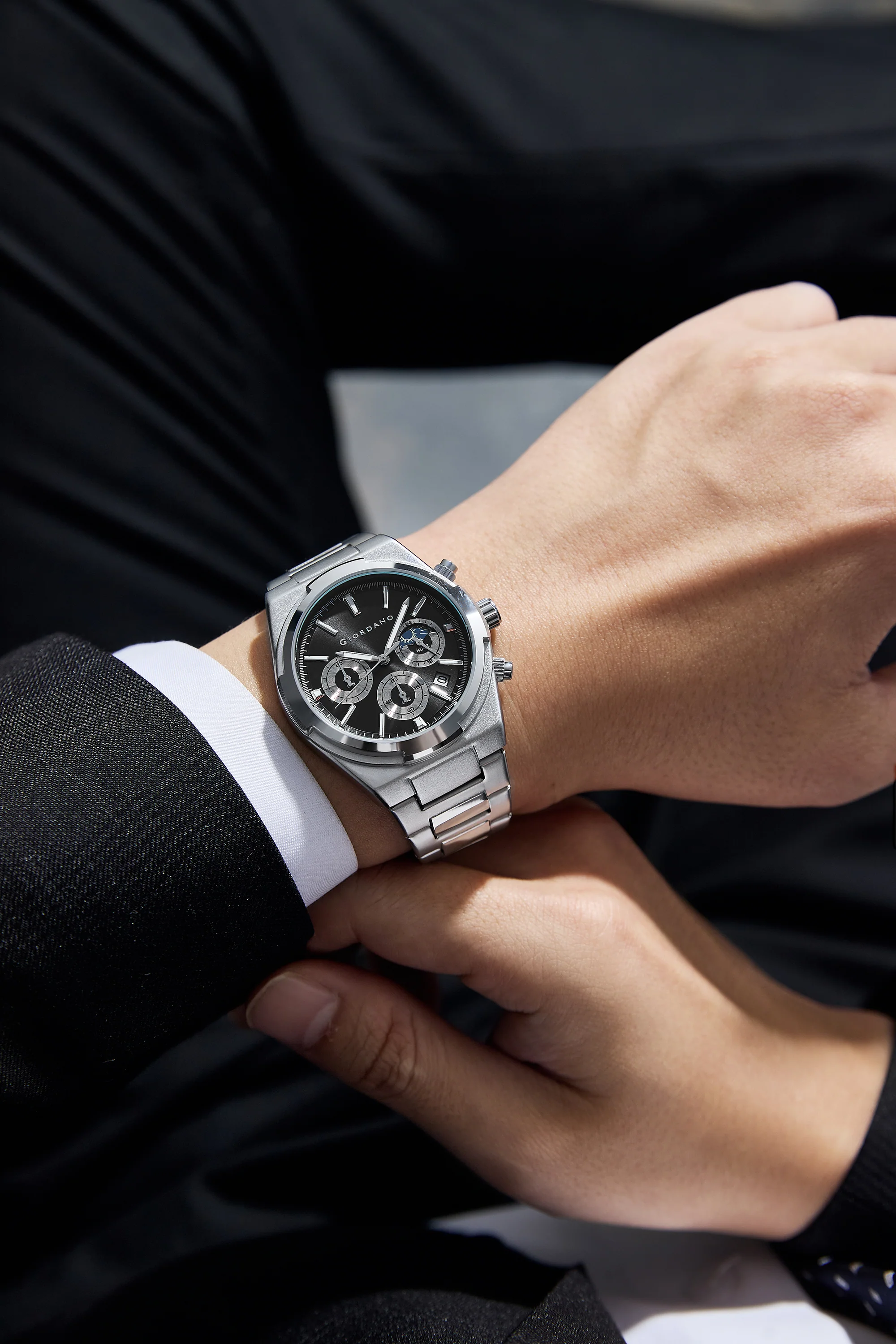 Giordano Luxury multifunctional Watch for Men with round dial, date display and Stainless Steel Strap | GZ-50152-22 - Image 2