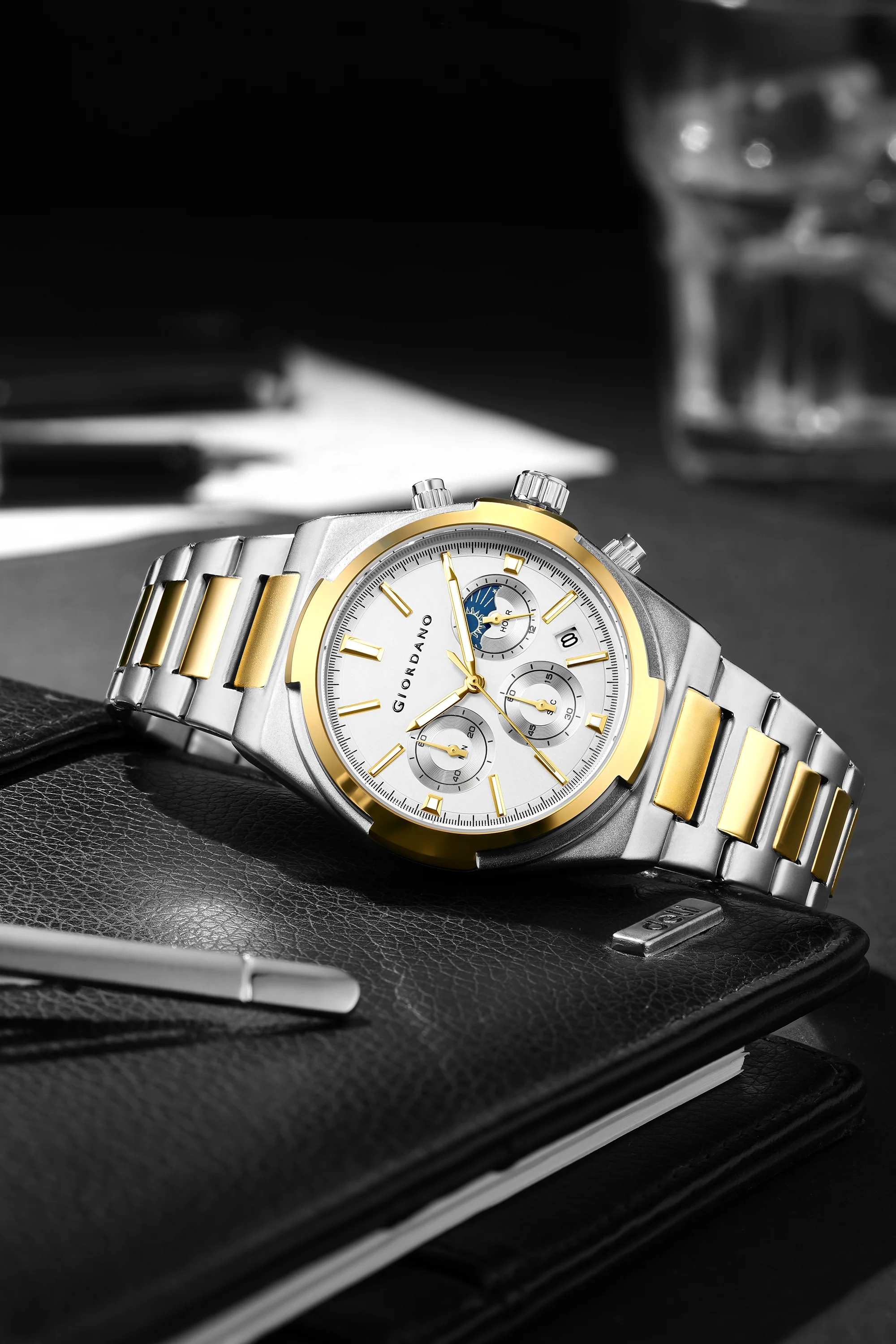 Giordano Luxury multifunctional Watch for Men with round dial, date display and Stainless Steel Strap | GZ-50152-55 - Image 3