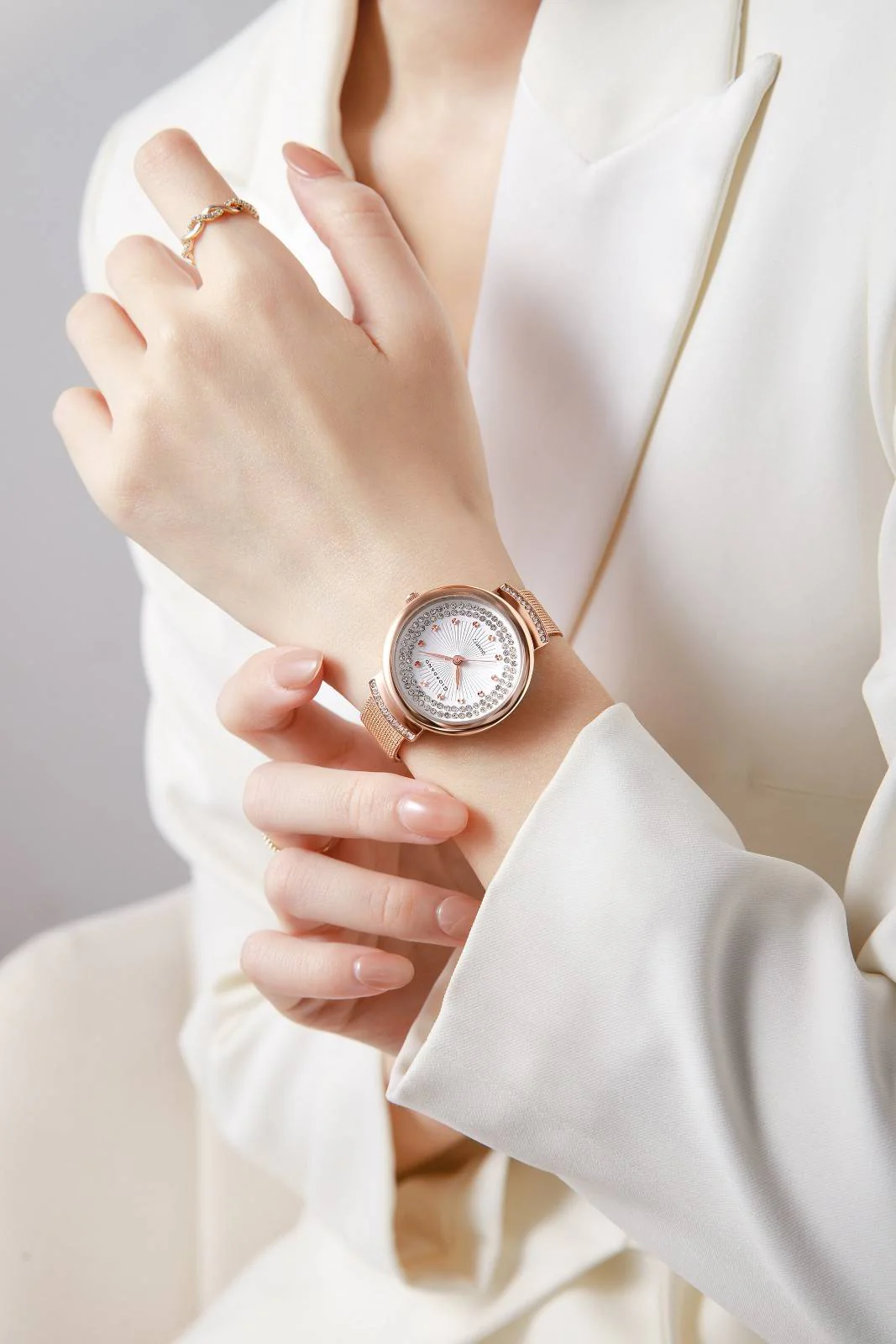 Giordano Luxury Rose Gold Analog Watch for Women – Crystal Embellished Dial, Mesh Strap, Quartz Movement – Elegant Timepiece - GZ-60143-11 - Image 2