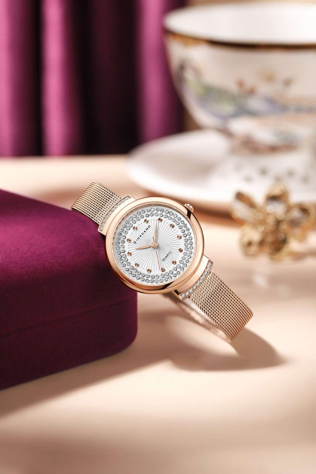 Giordano Luxury Rose Gold Analog Watch for Women – Crystal Embellished Dial, Mesh Strap, Quartz Movement – Elegant Timepiece - GZ-60143-11 - Image 3