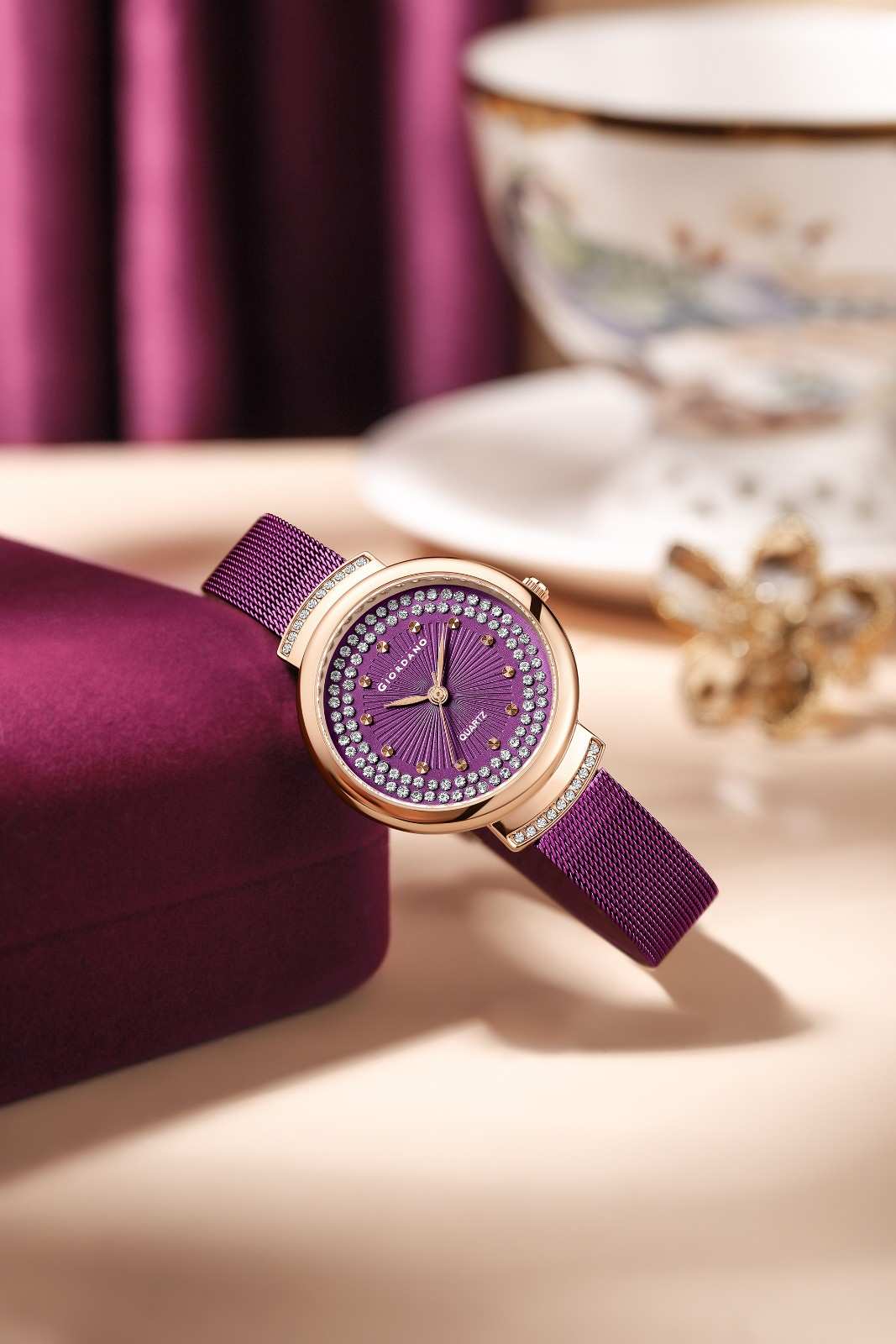 Giordano Luxury Rose Gold Analog Watch for Women – Crystal Embellished Dial, Mesh Strap, Quartz Movement – Elegant Timepiece - GZ-60143-22 - Image 3