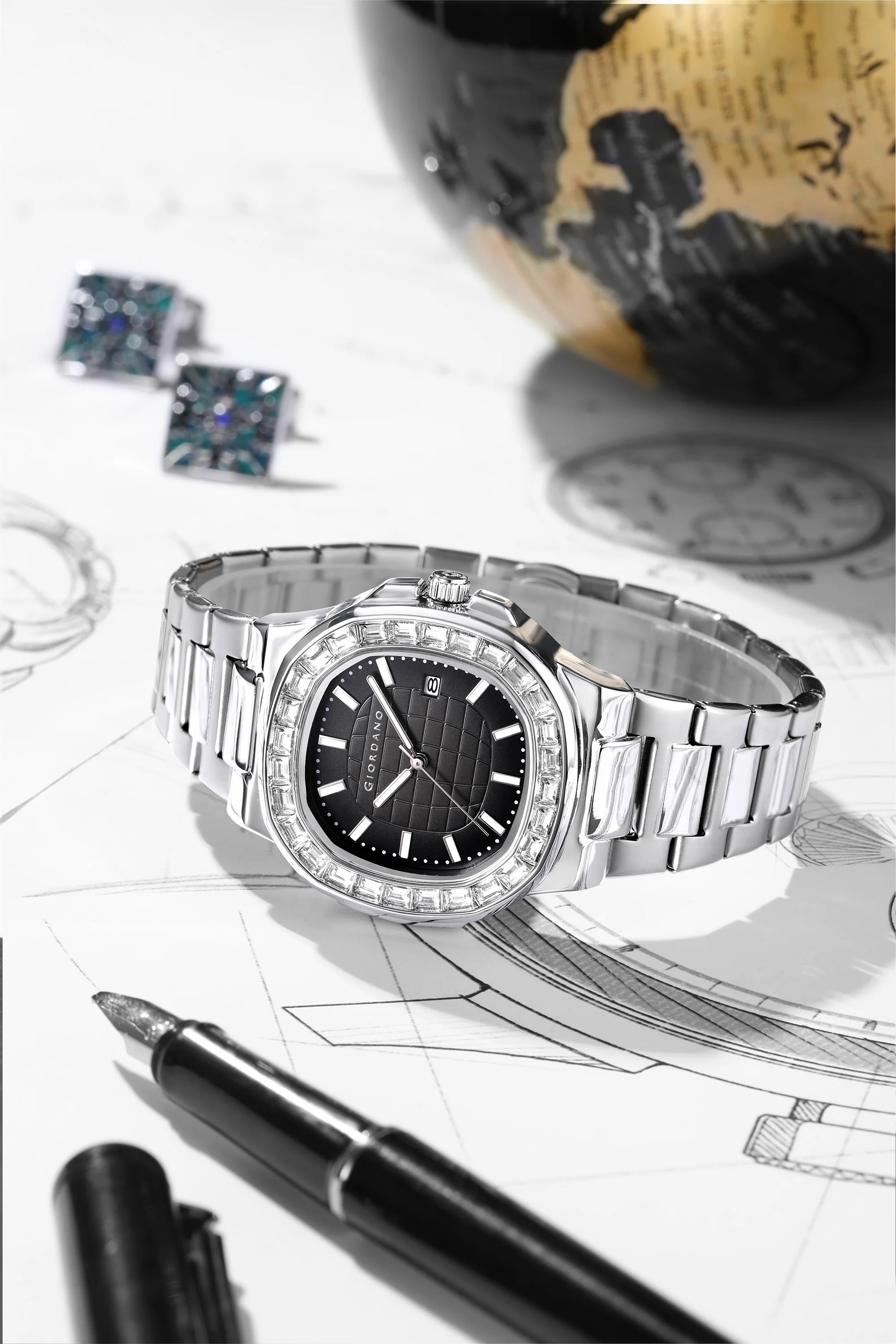 Giordano Luxury Watch for men with Textured Dial, Crystal Bezel, Date Display and stainless Steel strap GZ-50137-11 - Image 5