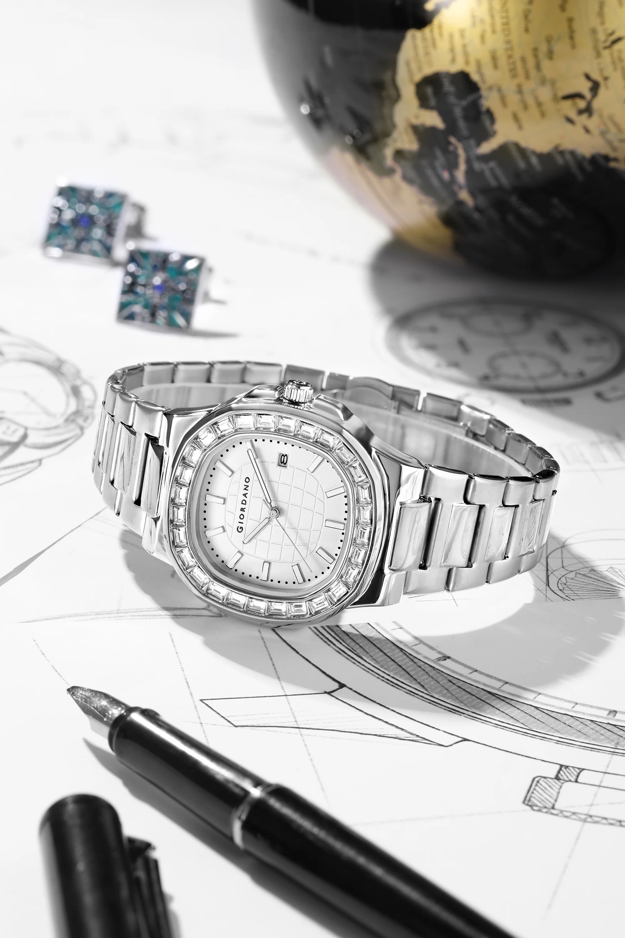 Giordano Luxury Watch for men with Textured Dial, Crystal Bezel, Date Display and stainless Steel strap GZ-50137-22 - Image 4