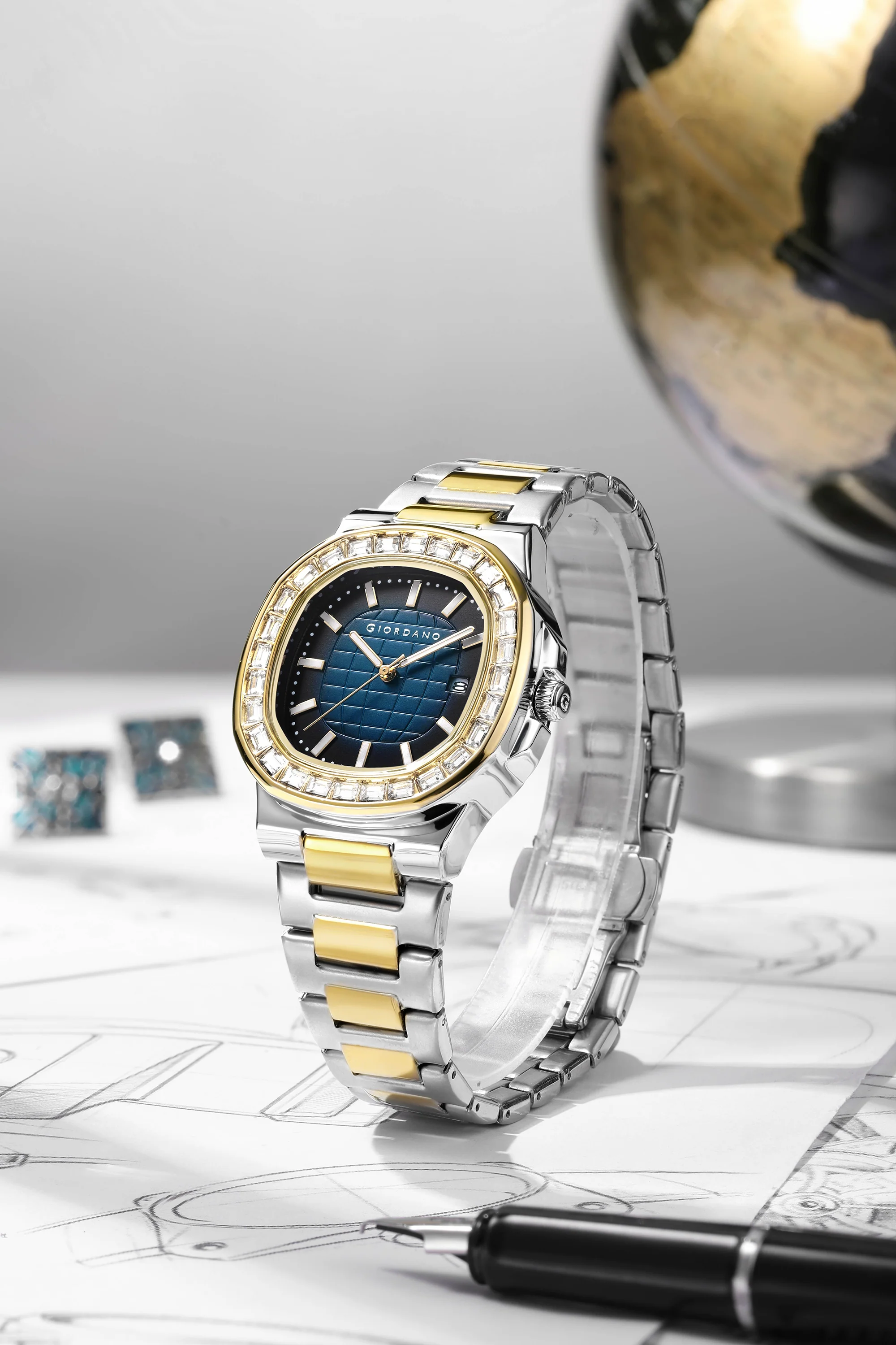 Giordano Luxury Watch for men with Textured Dial, Crystal Bezel, Date Display and stainless Steel strap GZ-50137-33 - Image 5