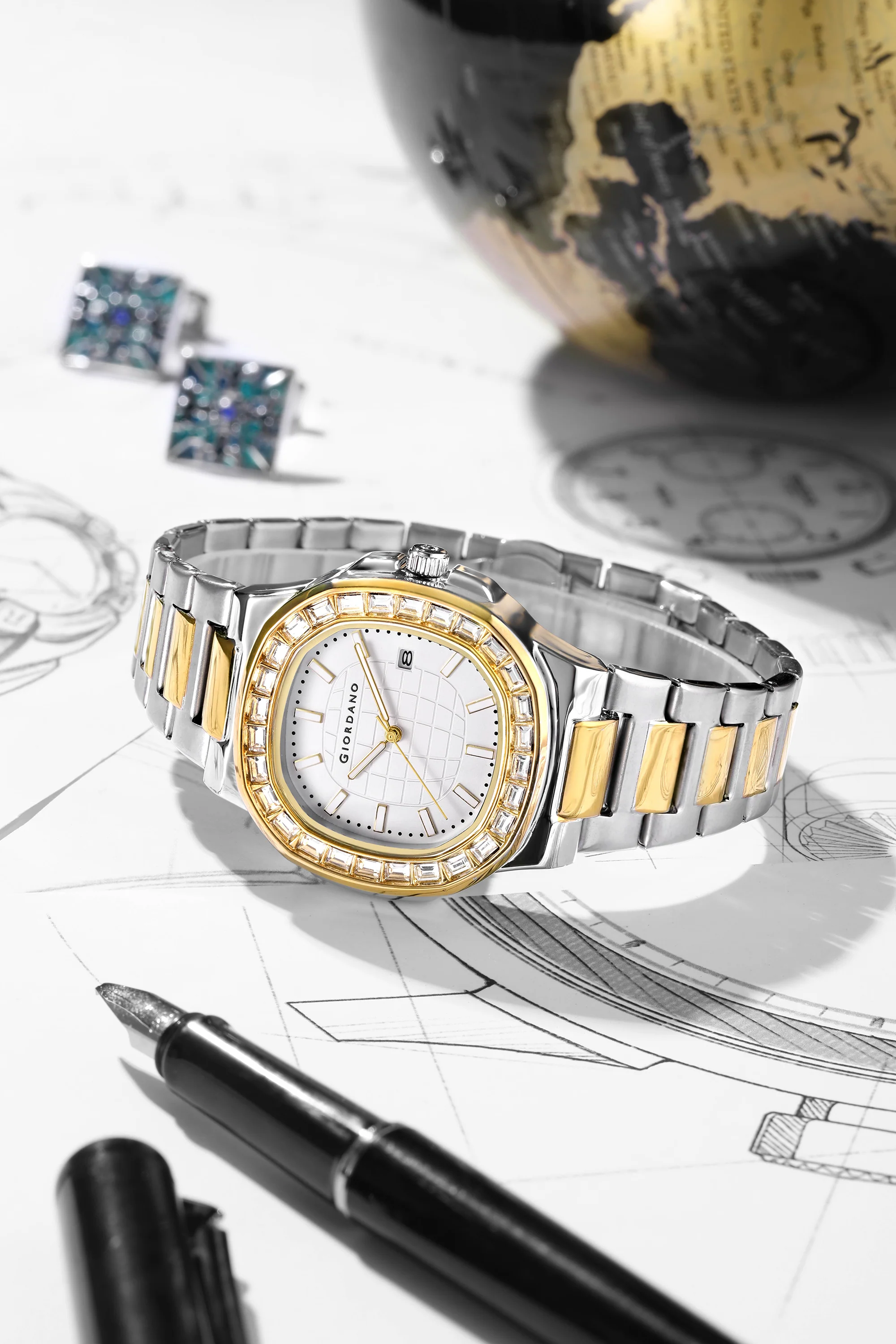 Giordano Luxury Watch for men with Textured Dial, Crystal Bezel, Date Display and stainless Steel strap GZ-50137-44 - Image 6