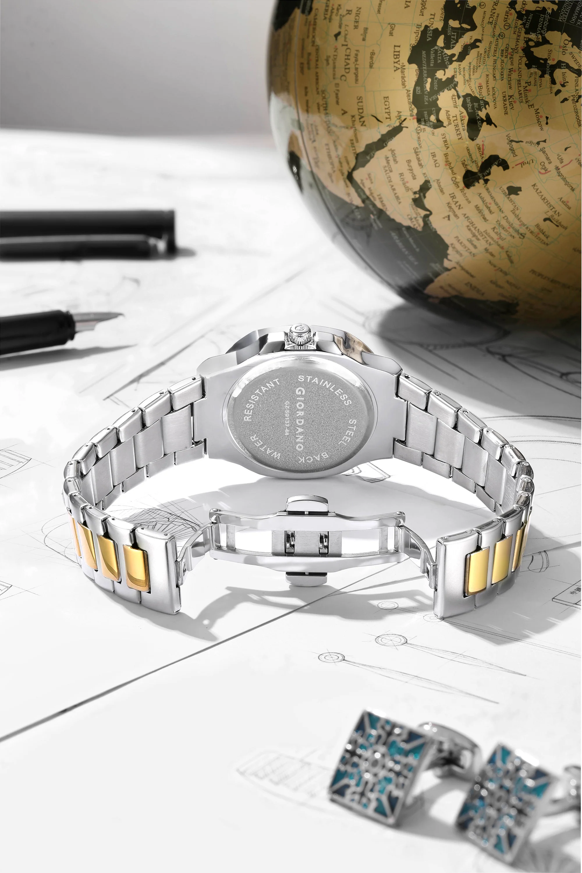 Giordano Luxury Watch for men with Textured Dial, Crystal Bezel, Date Display and stainless Steel strap GZ-50137-44 - Image 7
