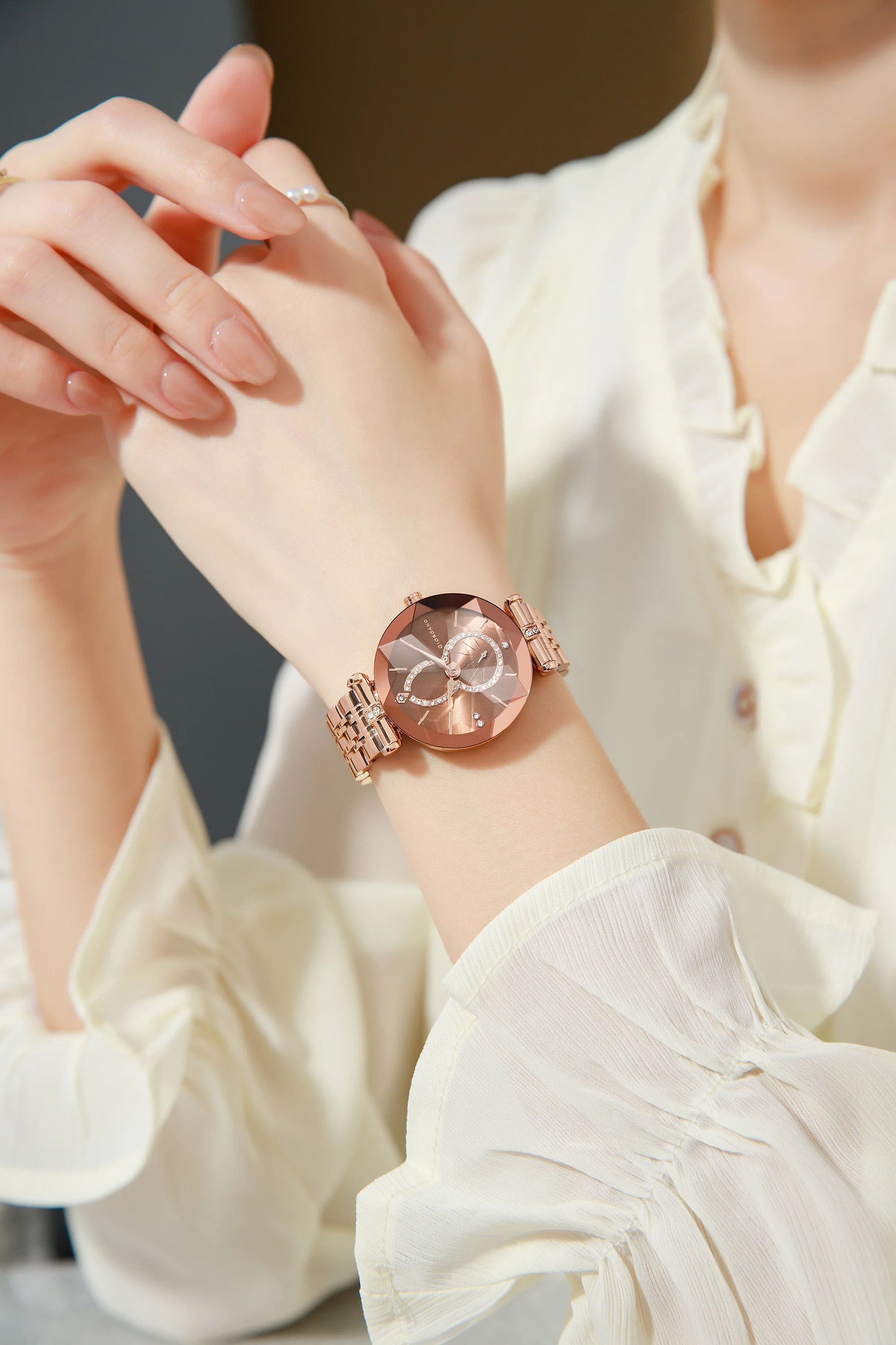 Giordano Luxury Watch for women Round Diamond cut glass Dial,  Elegant Stainless Steel Strap with Quartz Movement-GZ-60092-33 - Image 2