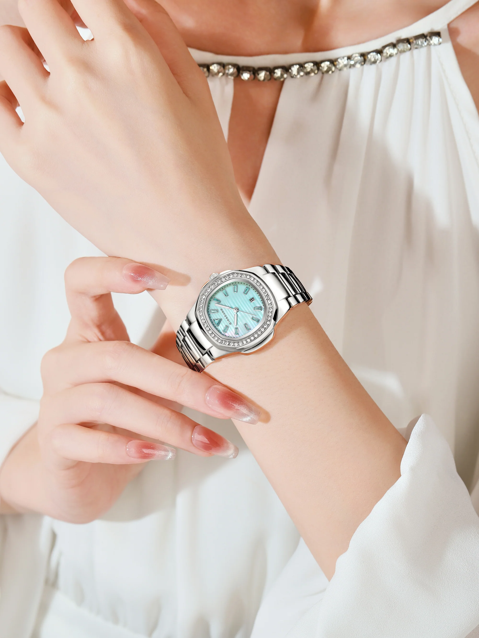 Giordano Luxury Watch for Women with crystal indices ,textured Dial, stainless steel strap and date display | GZ-60116-11 - Image 2
