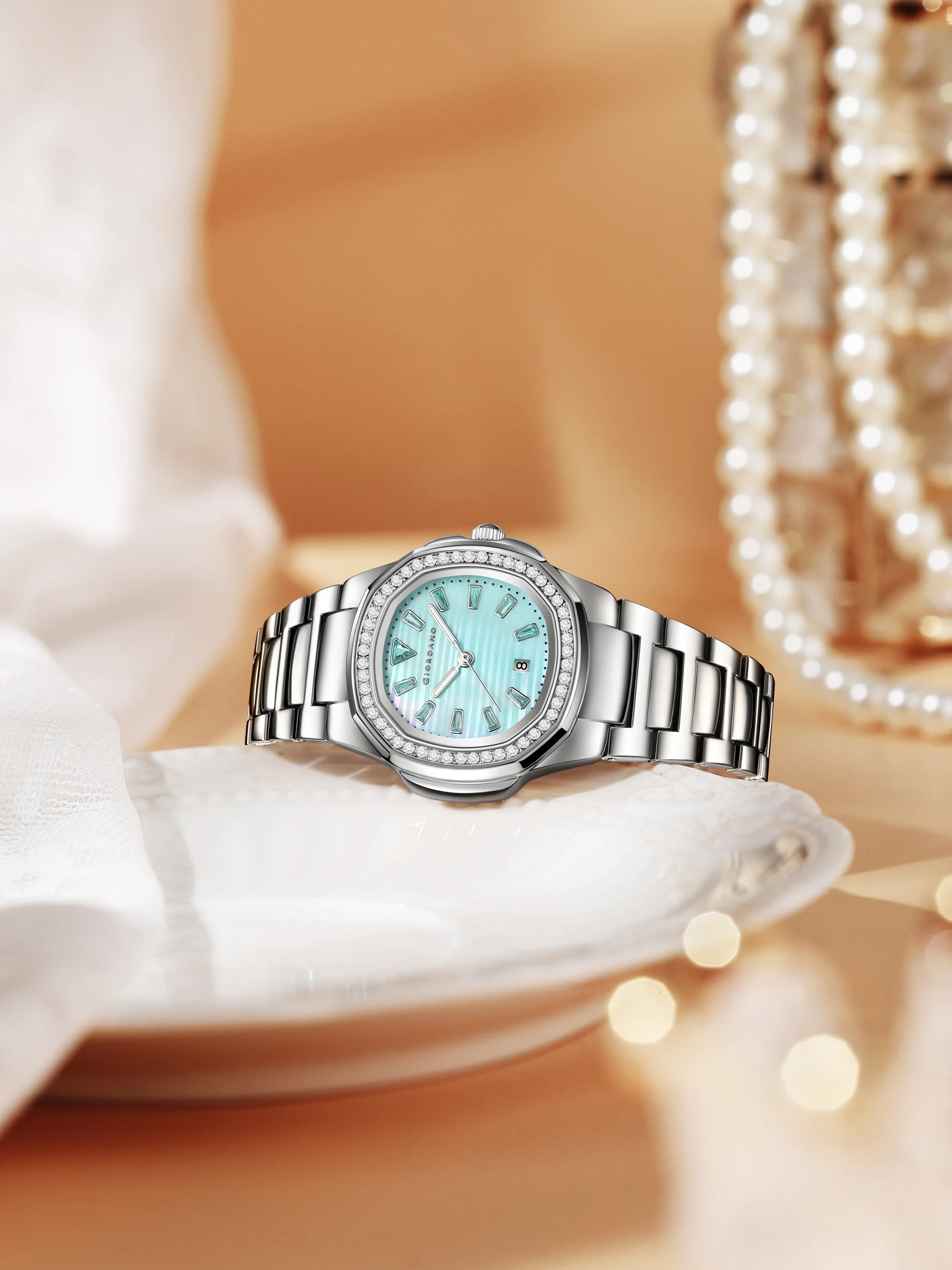 Giordano Luxury Watch for Women with crystal indices ,textured Dial, stainless steel strap and date display | GZ-60116-11 - Image 3