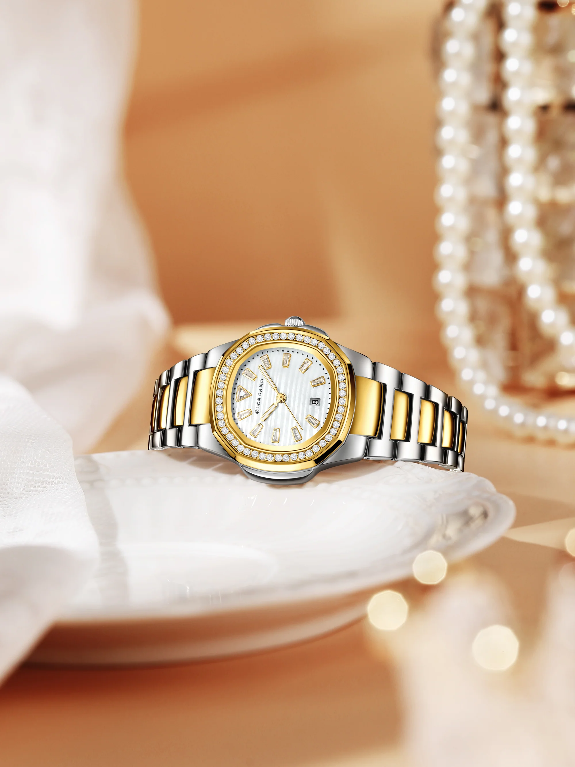 Giordano Luxury Watch for Women with crystal indices ,textured Dial, stainless steel strap and date display | GZ-60116-22 - Image 3